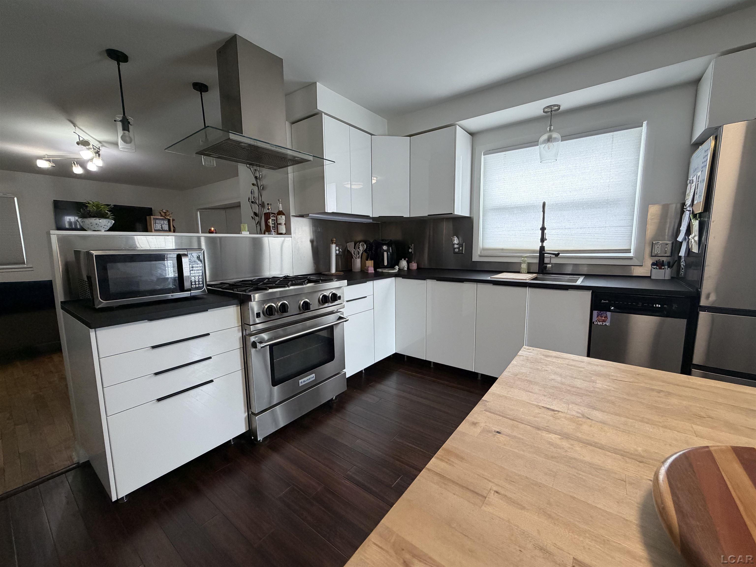 4926 BURCHFIELD Avenue