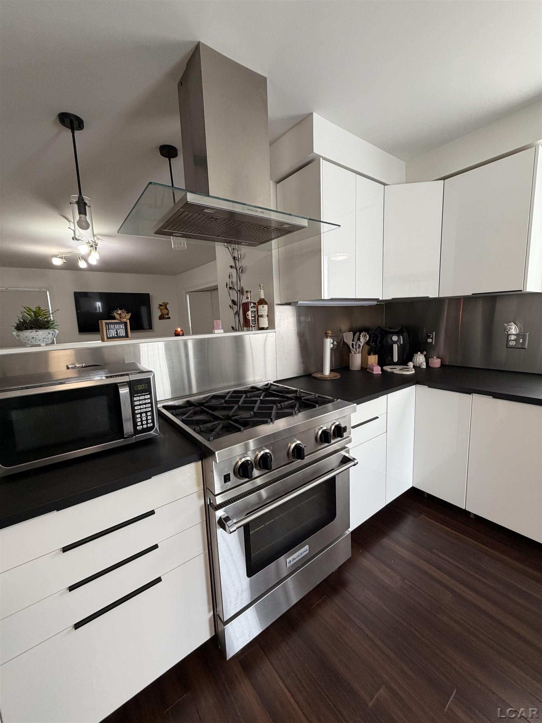 4926 BURCHFIELD Avenue