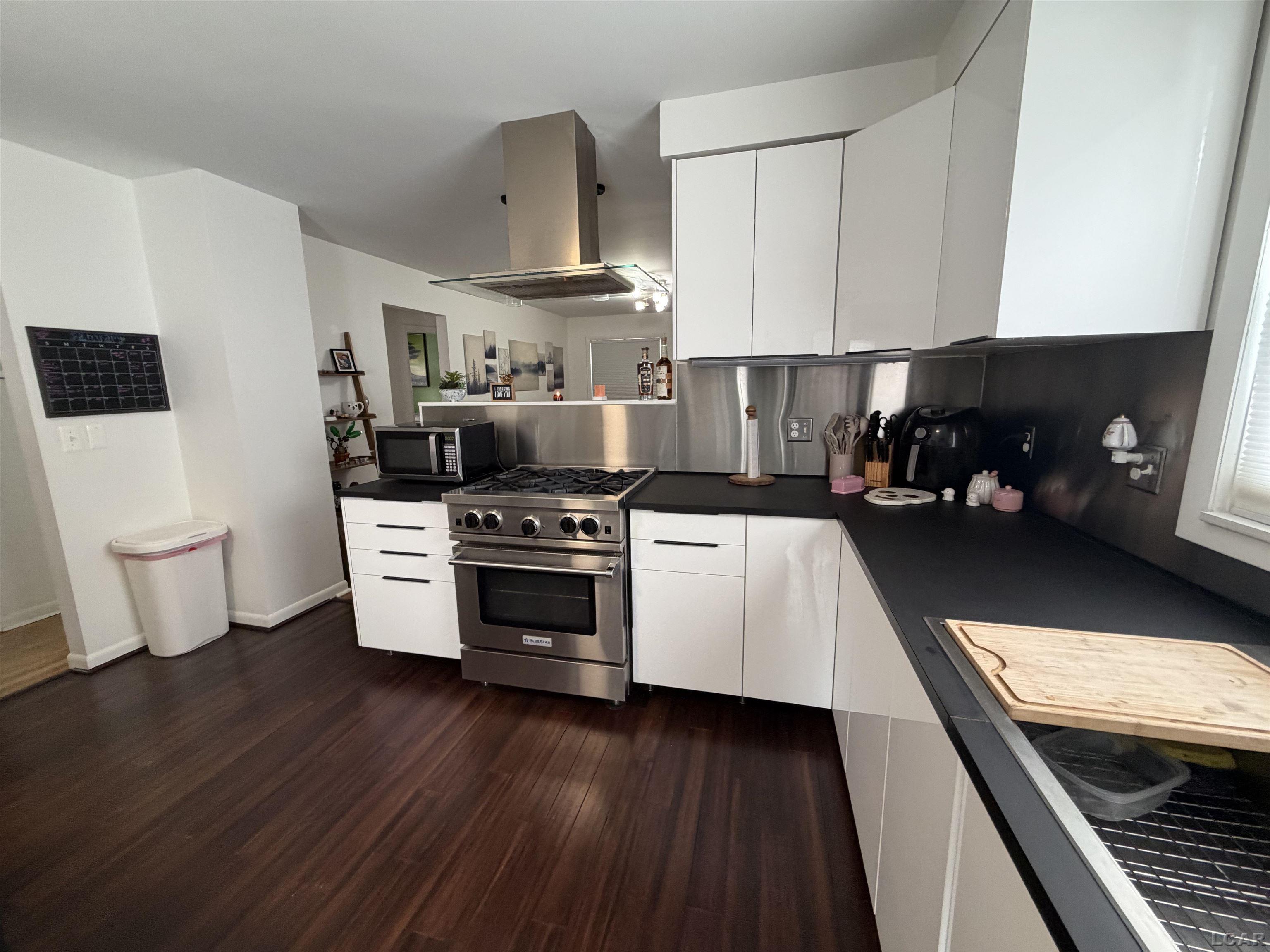 4926 BURCHFIELD Avenue