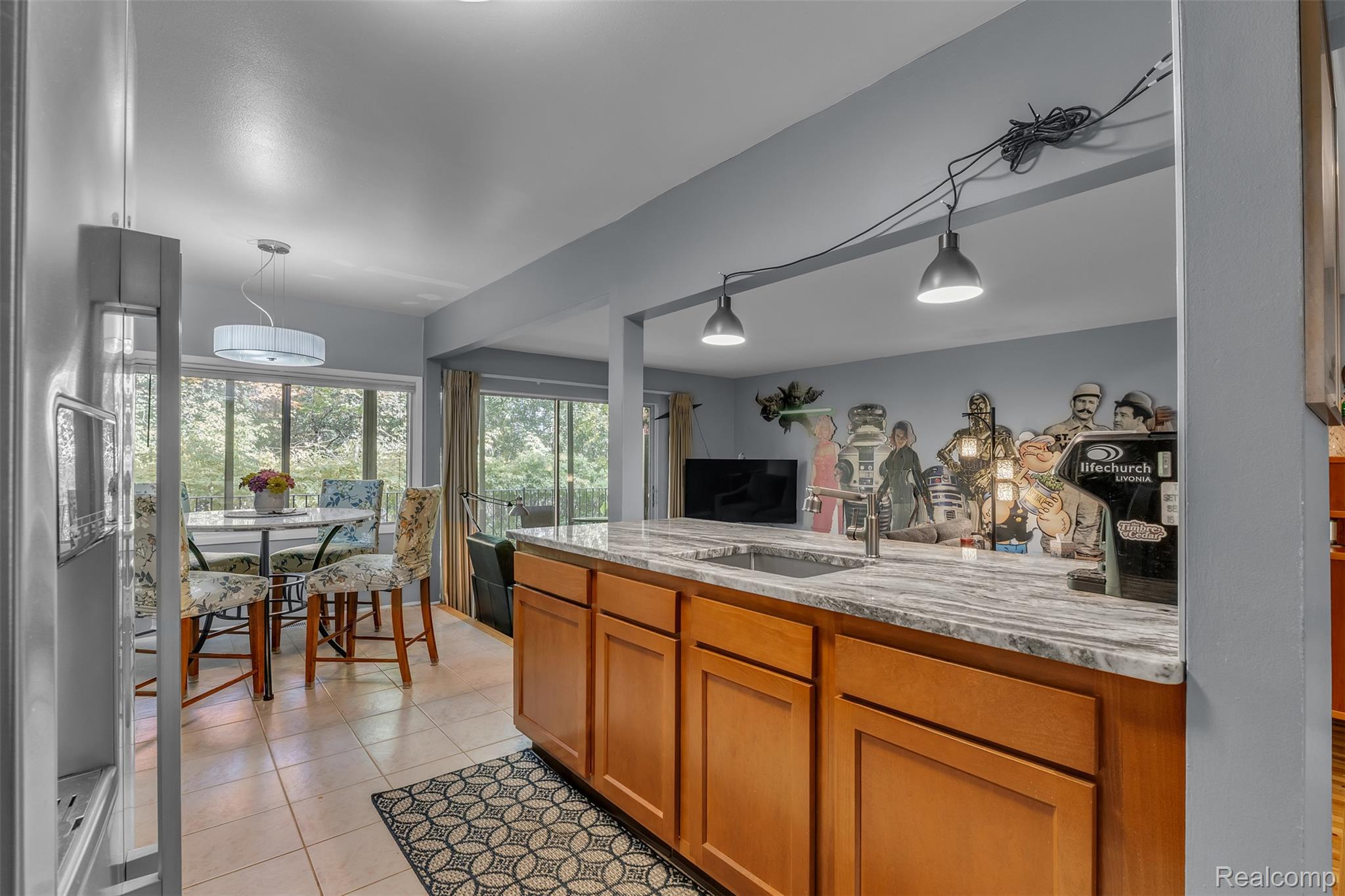 16557 Middlebelt Road 19