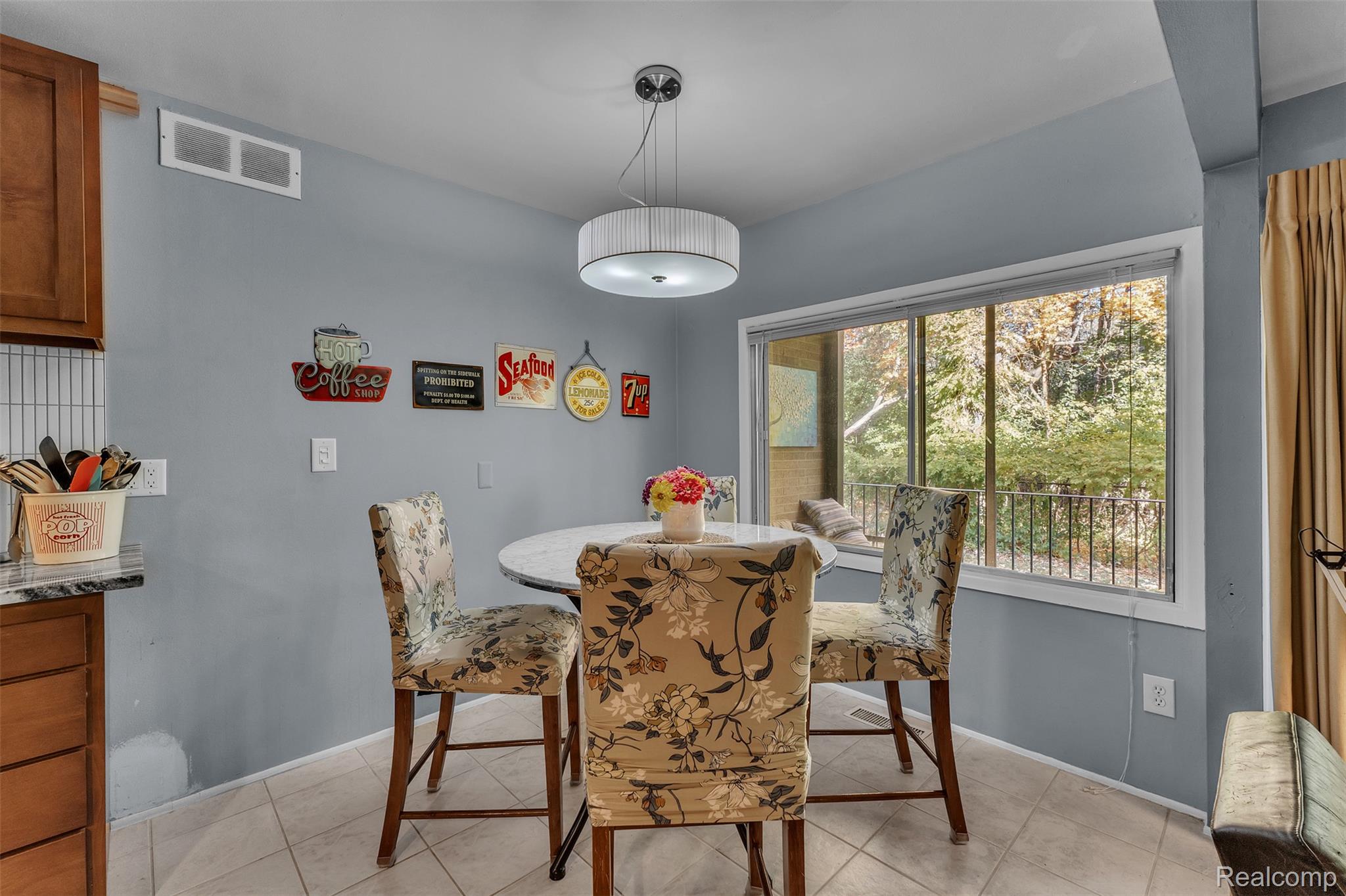 16557 Middlebelt Road 19