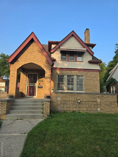 22154 Elmwood Avenue Eastpointe City MI 48021