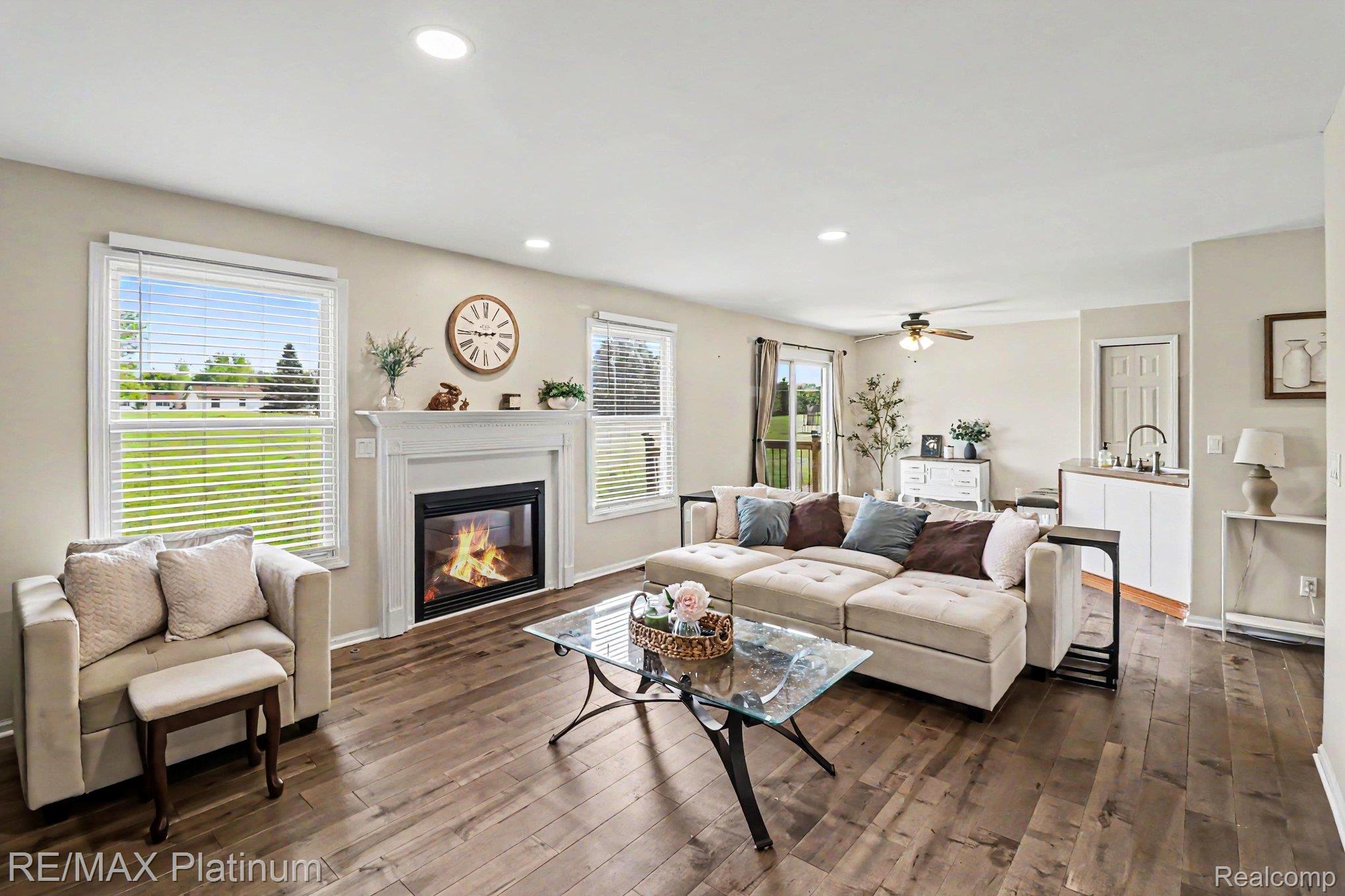 9731 Fountain Lane
