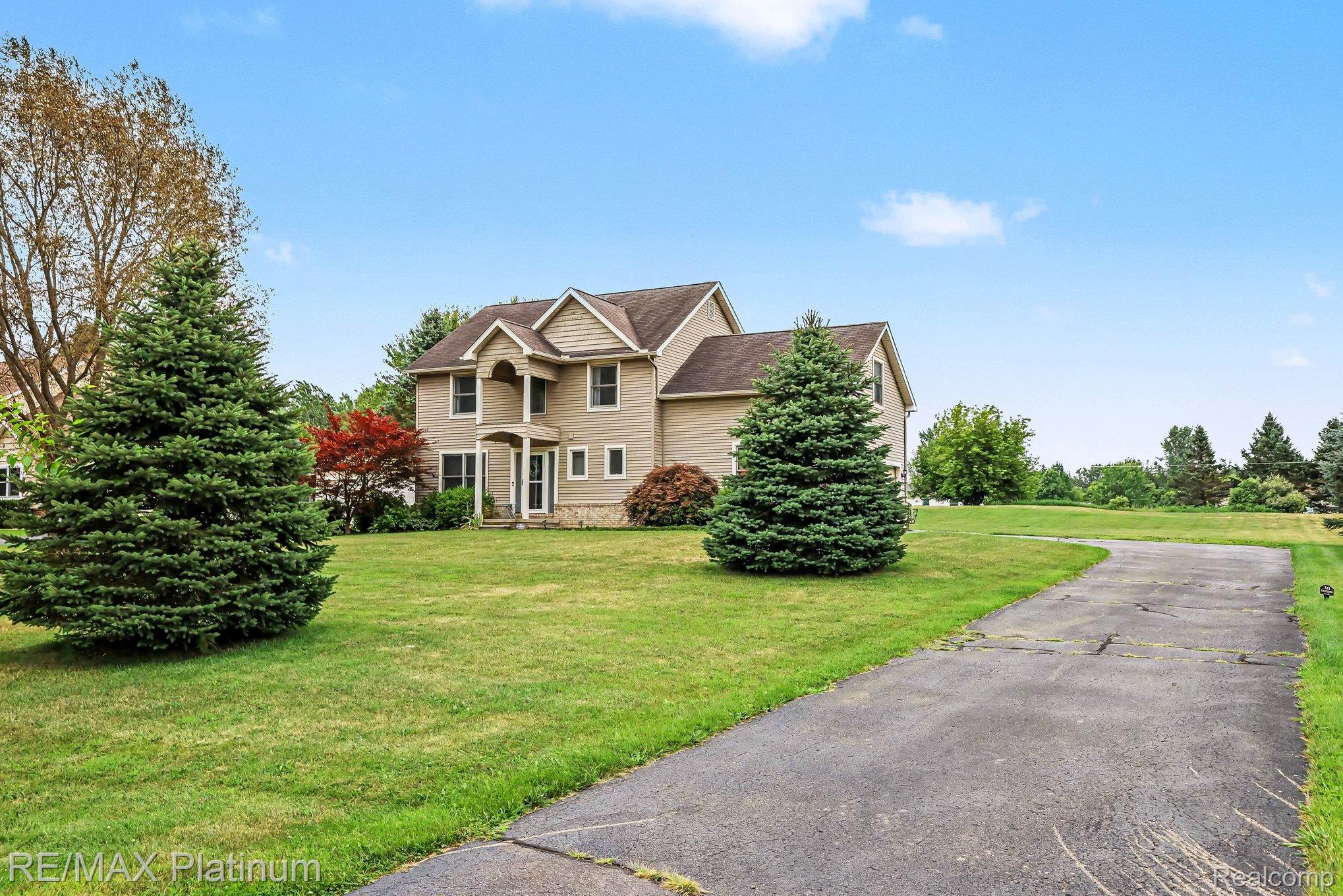 9731 Fountain Lane