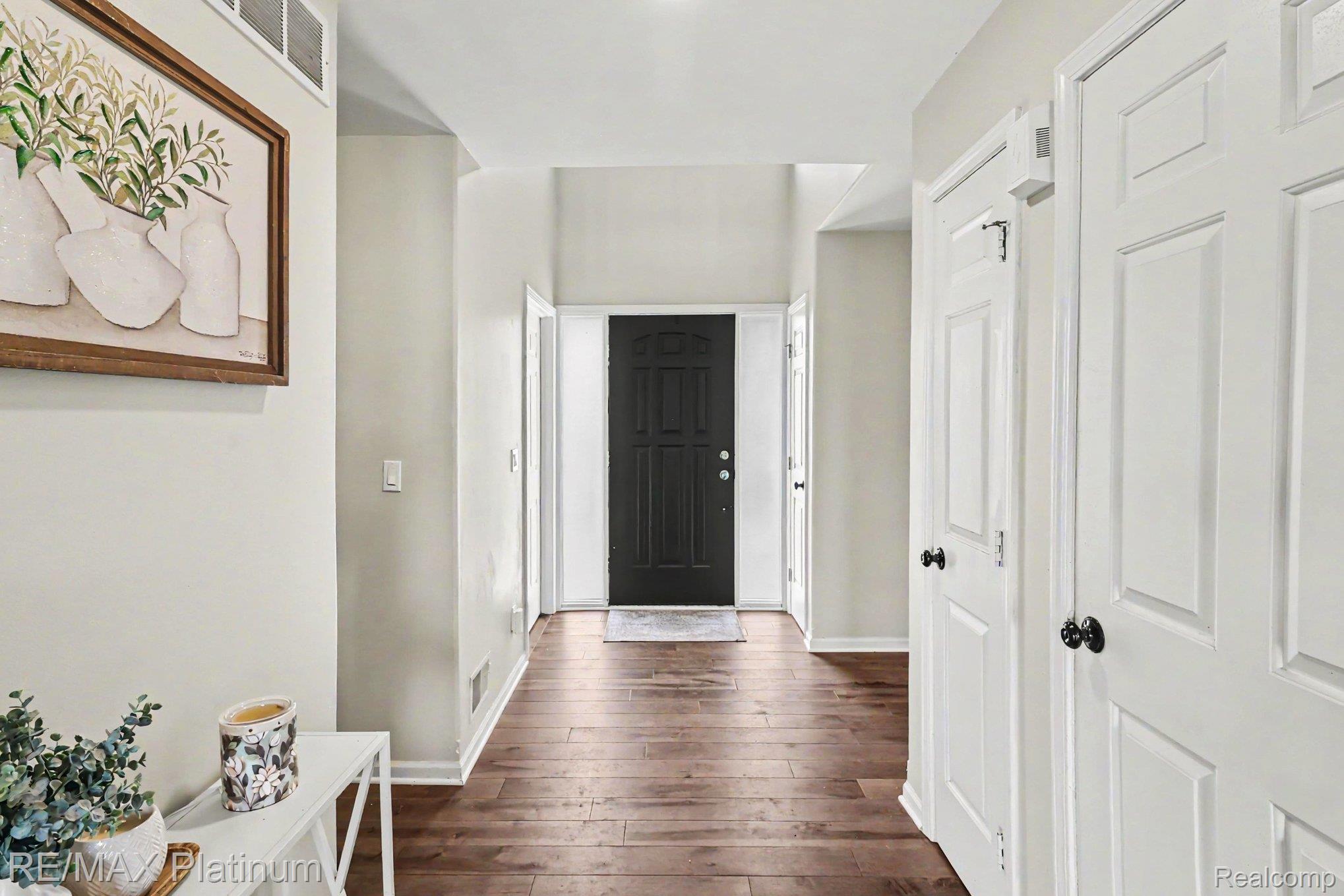 9731 Fountain Lane