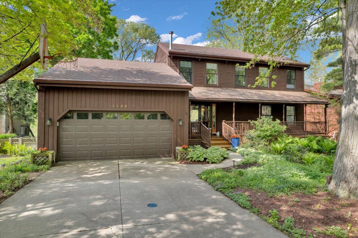 1155 TEAKWOOD Circle