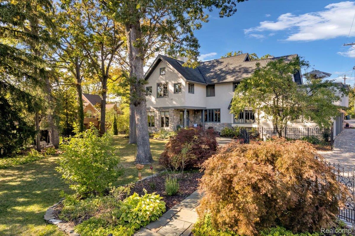 532 Brookside Avenue