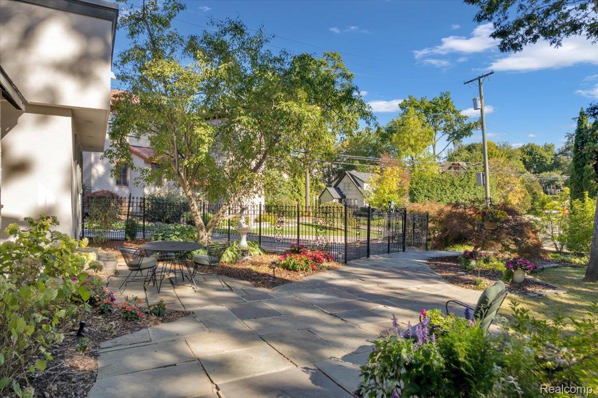 532 Brookside Avenue