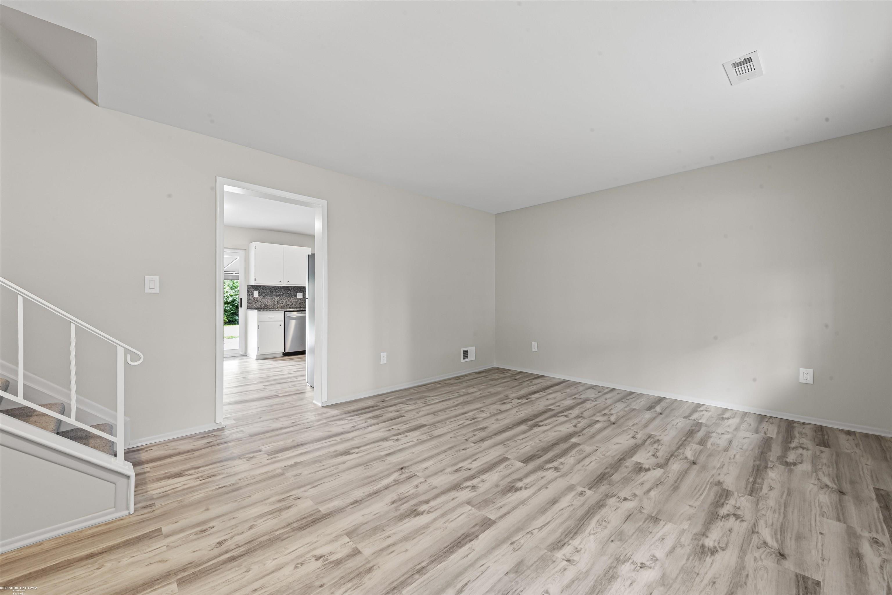 3724 Horseshoe Drive