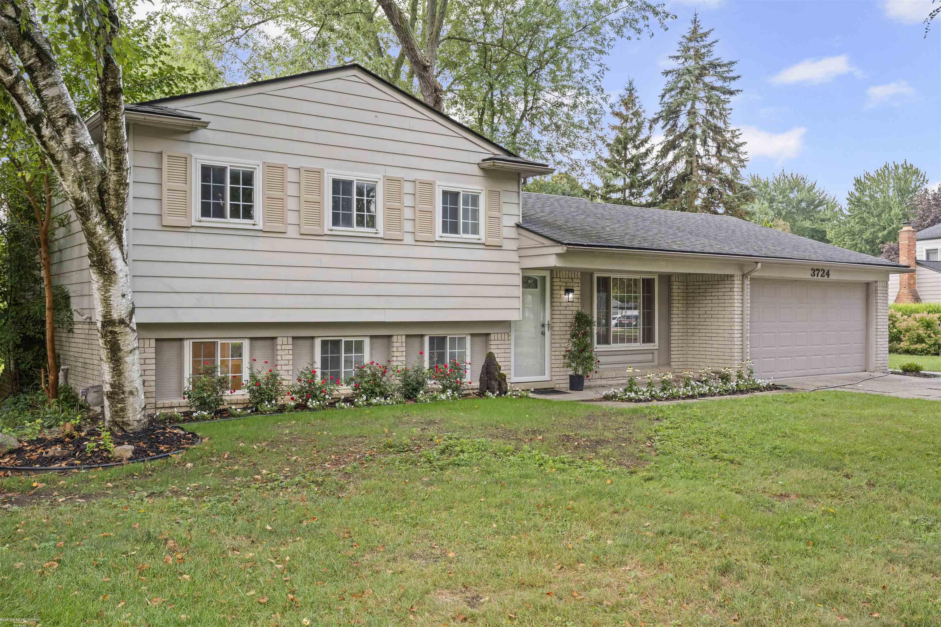 3724 Horseshoe Drive