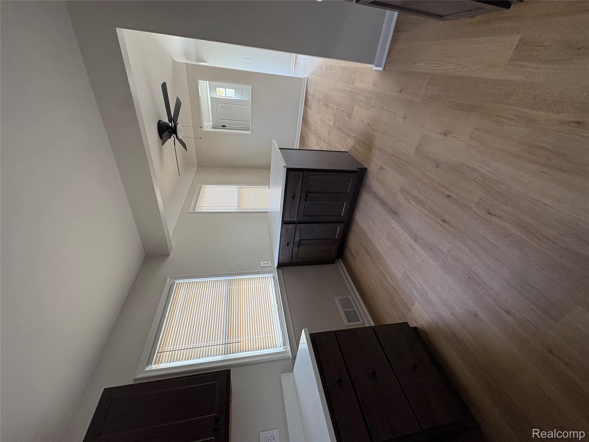 24225 Ridgedale Street