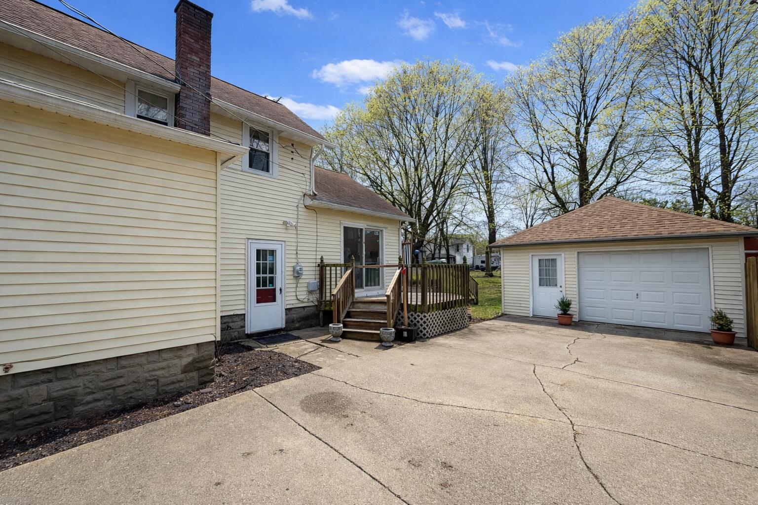 169 N Kalamazoo Avenue