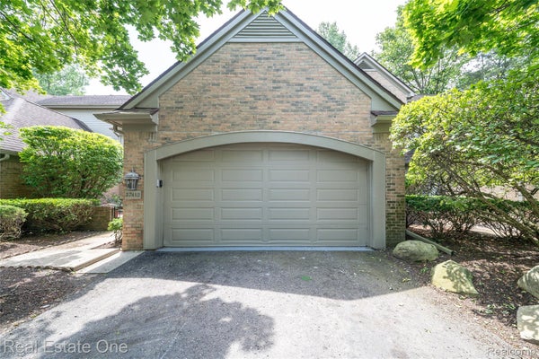 37412 LEGENDS TRAIL DR, FARMINGTON HILLS, MI 48331 - Image 37f76bbff8e30b3cc906e02aa5b1640e/4249707369