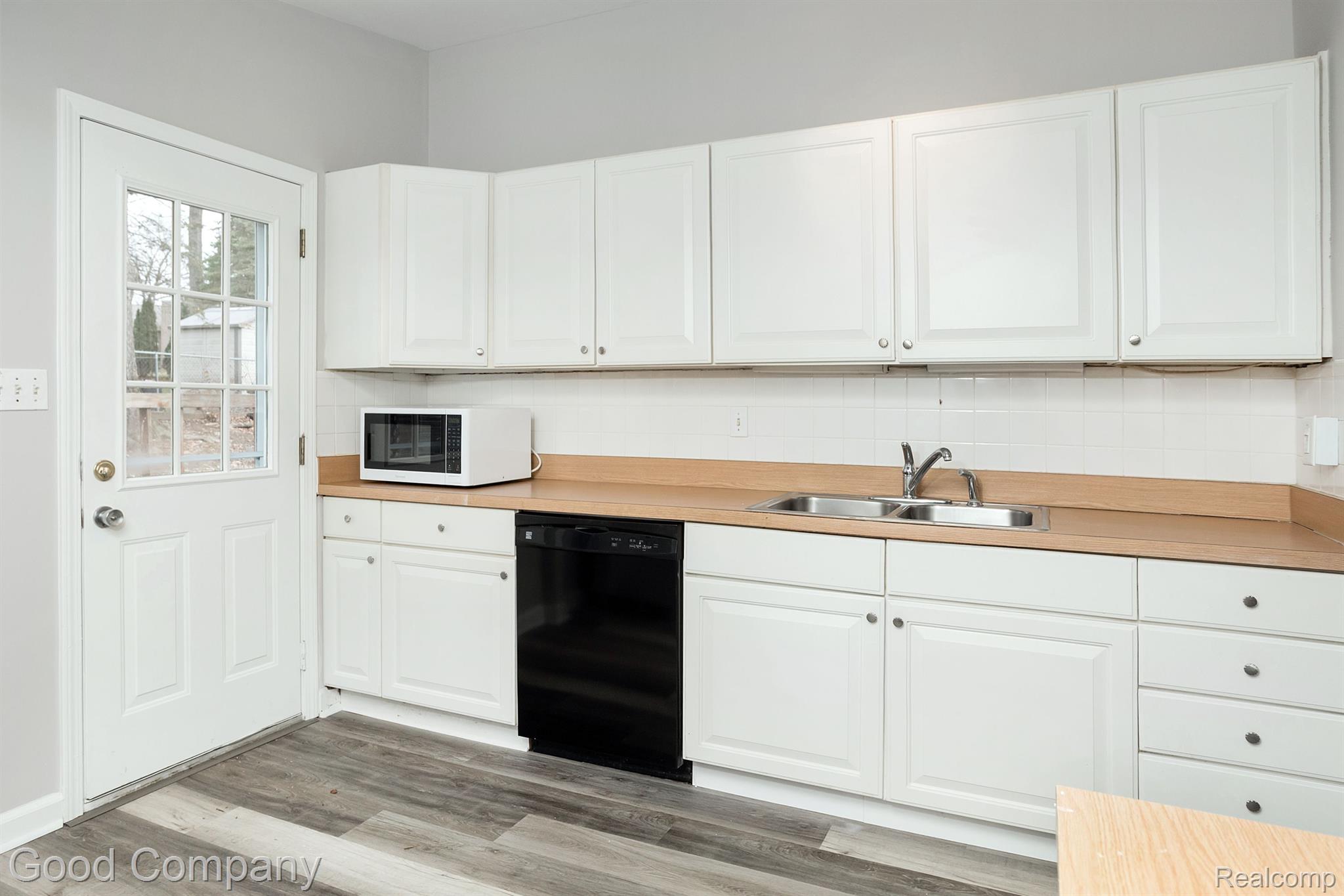 1395 Omega Road