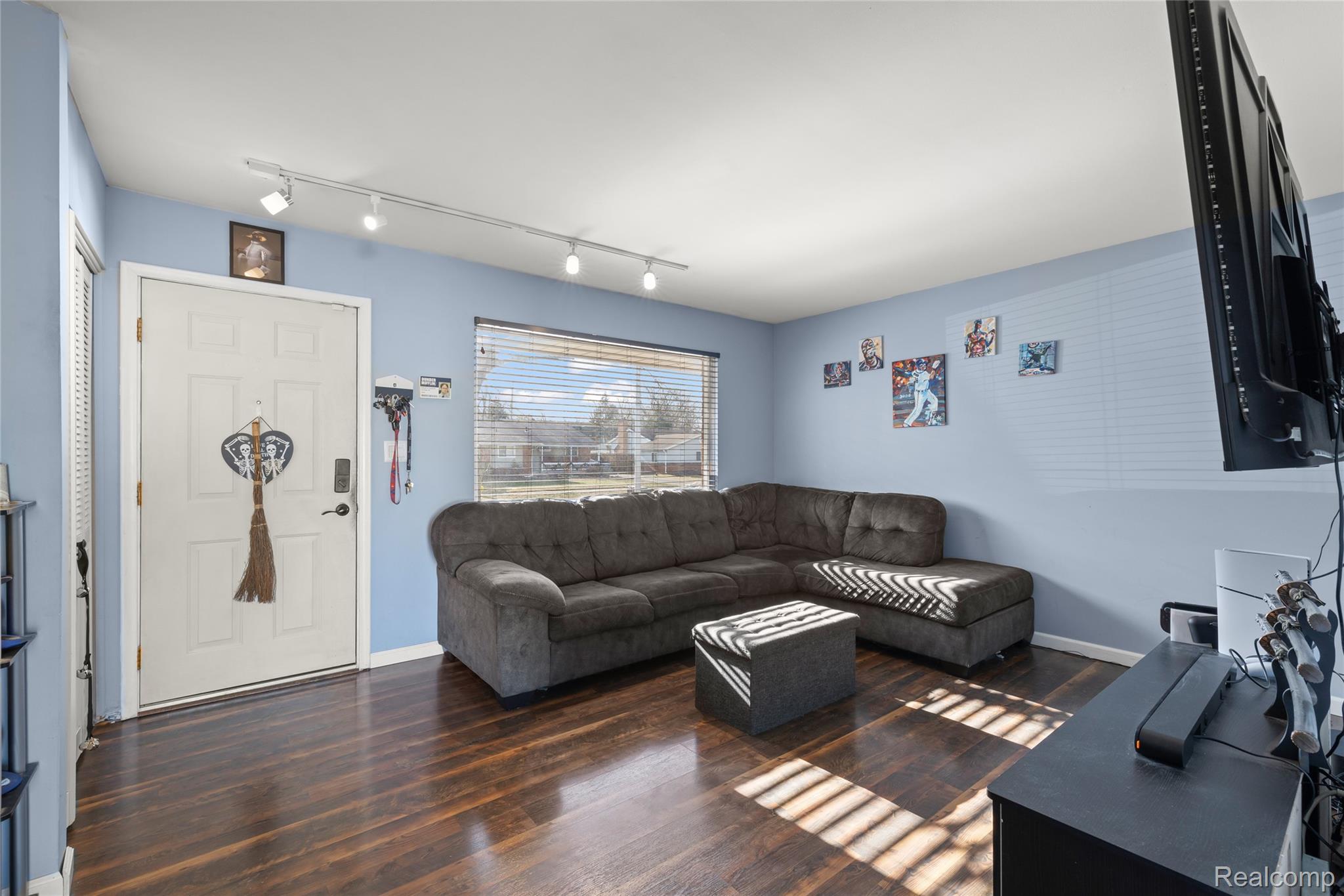 37092 Gilchrist Street