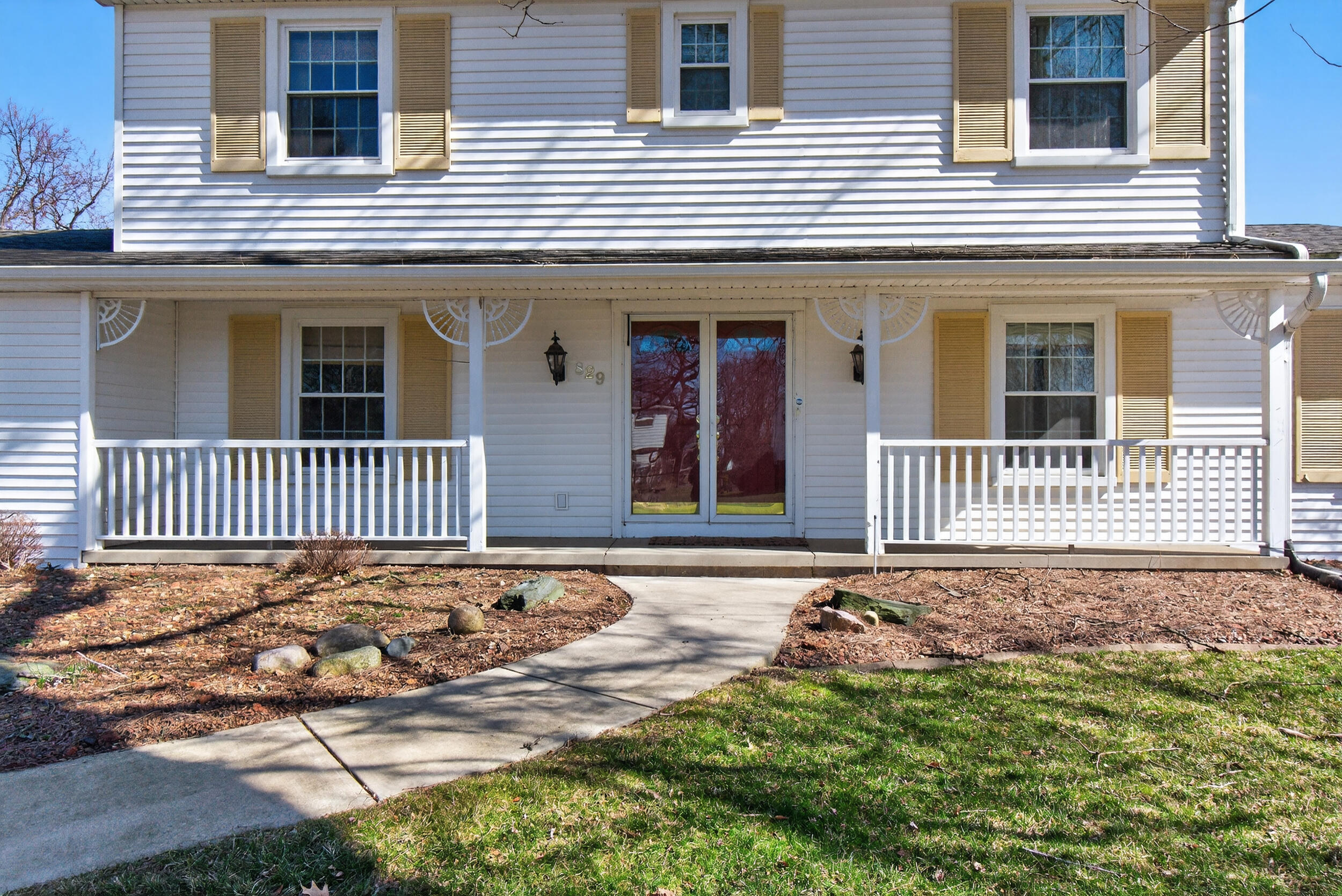 829 Thorntree Boulevard