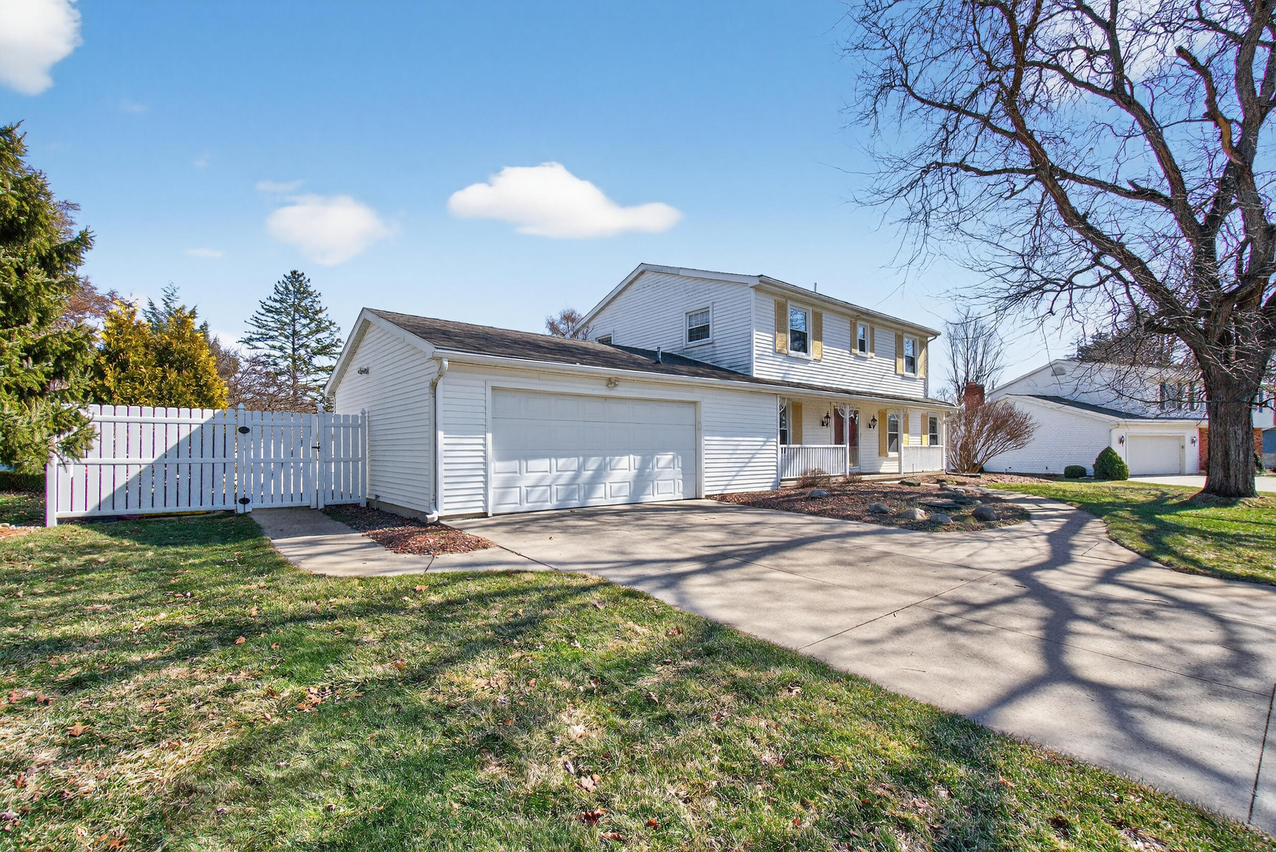 829 Thorntree Boulevard