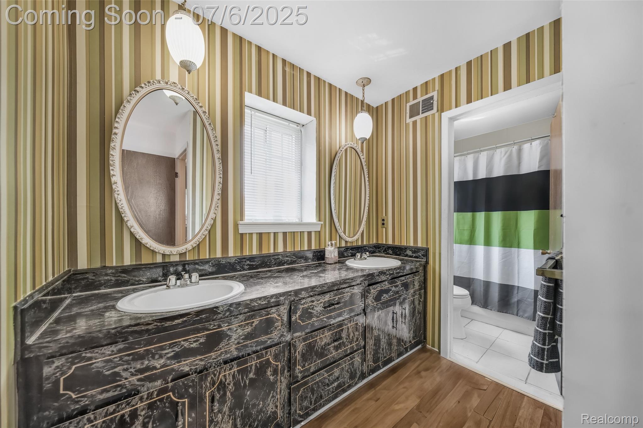 Rochester Hills City, Michigan 48309, United States, 3 Bedrooms Bedrooms, ,3 BathroomsBathrooms,Residential,Coming Soon,164375