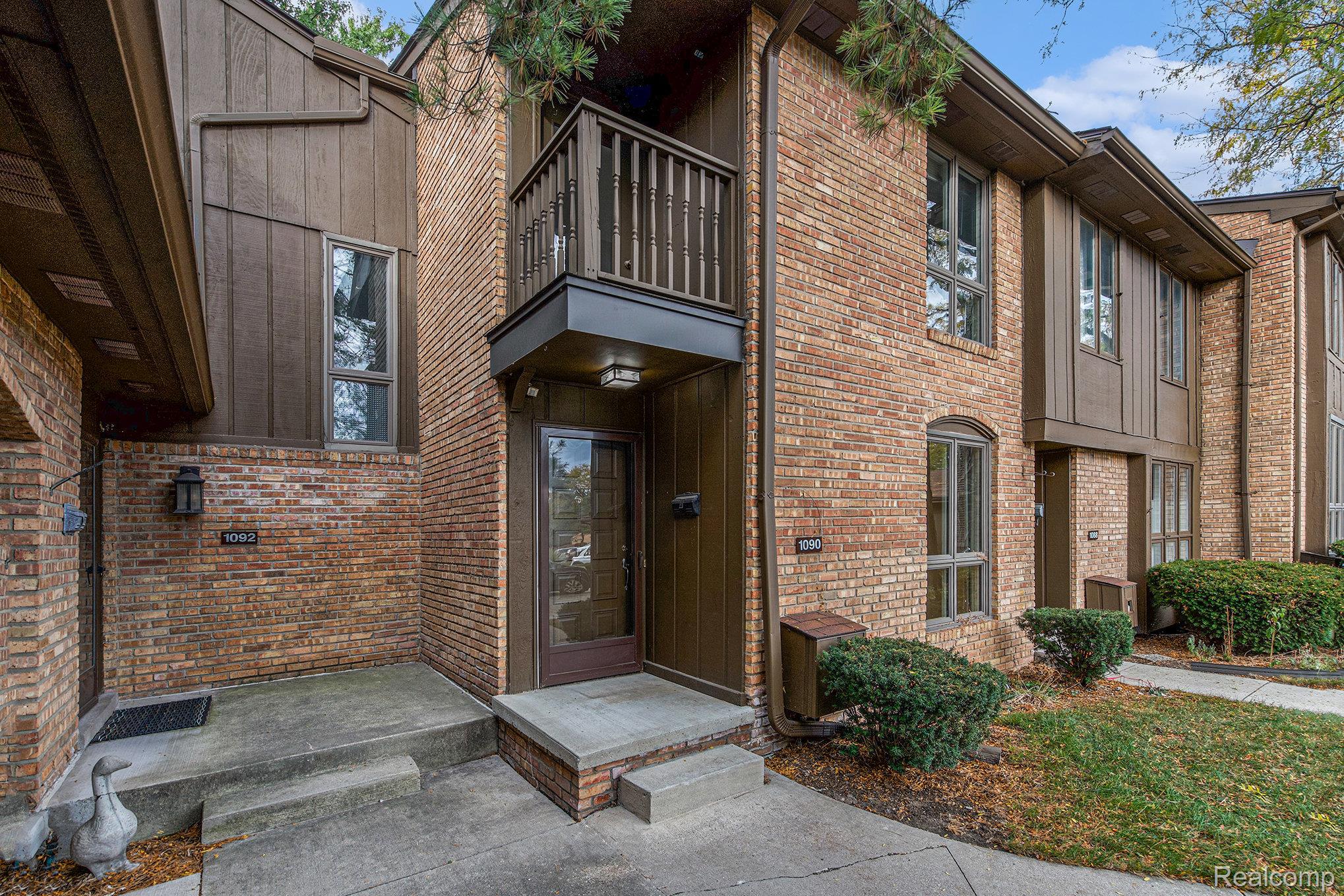 1090 Greenhills Drive