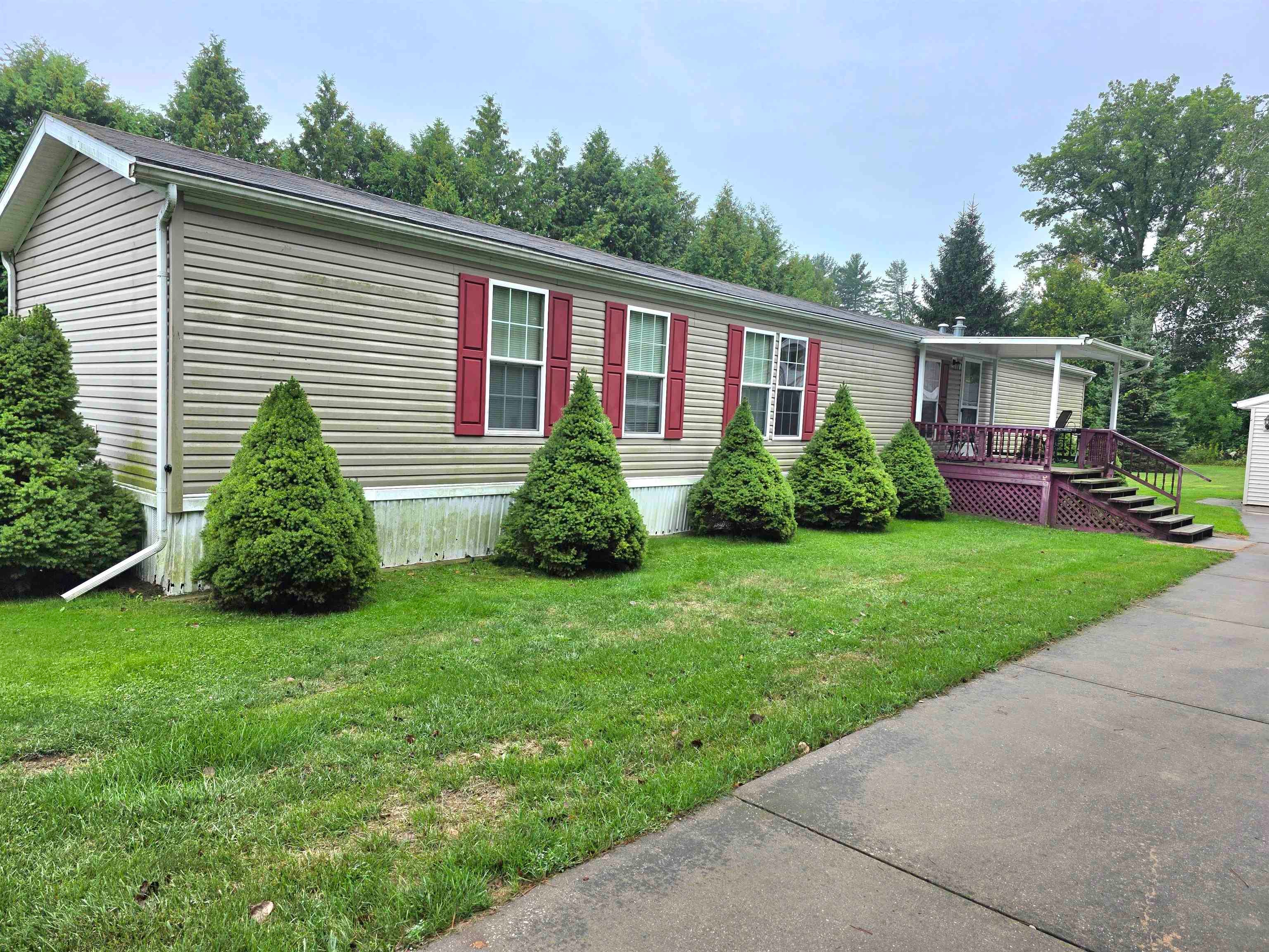3863 N Lakeshore Road