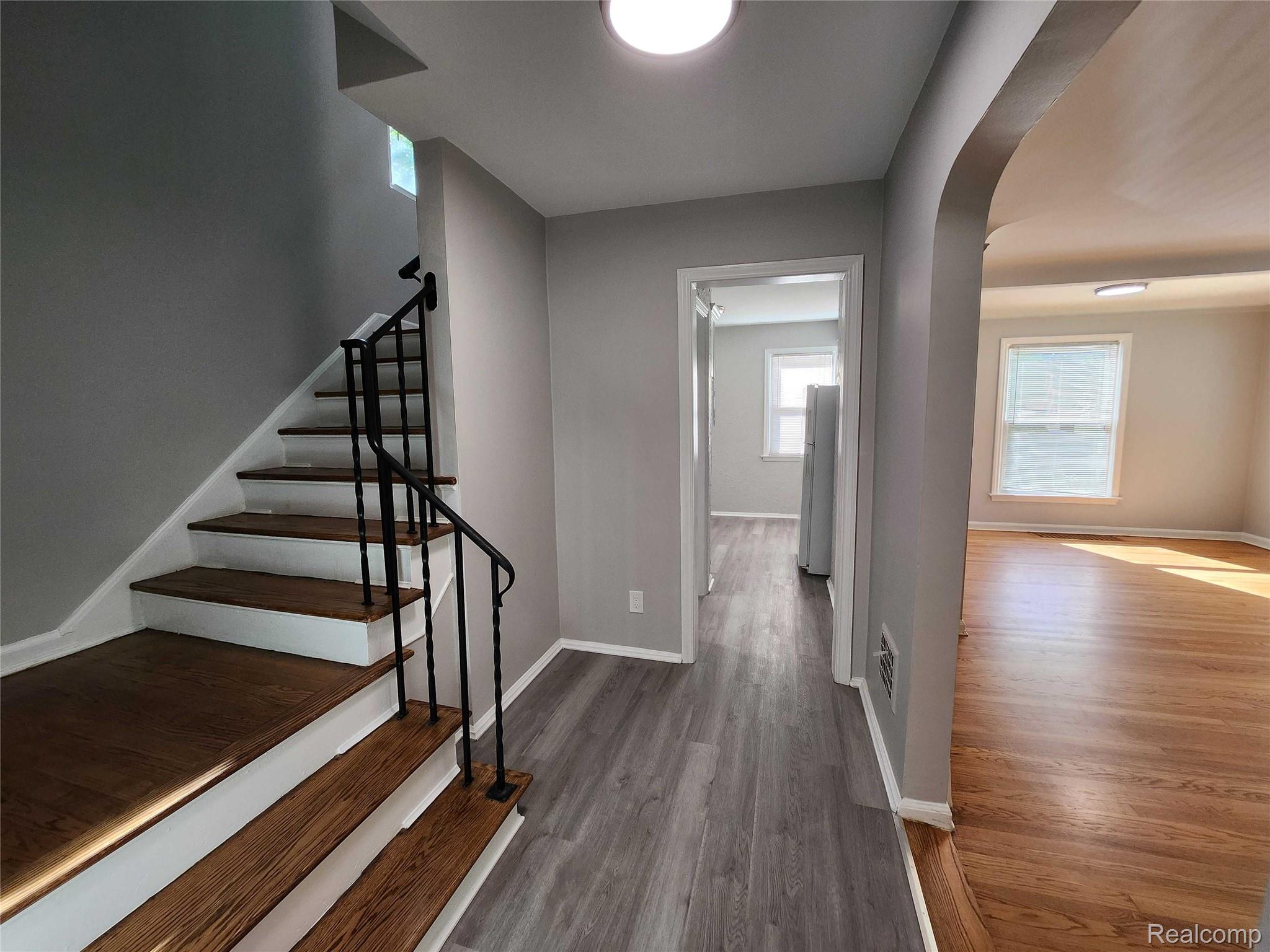 1419 Roslyn Road
