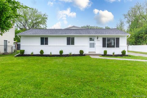 32330 Robeson Street St Clair Shores City MI 48082