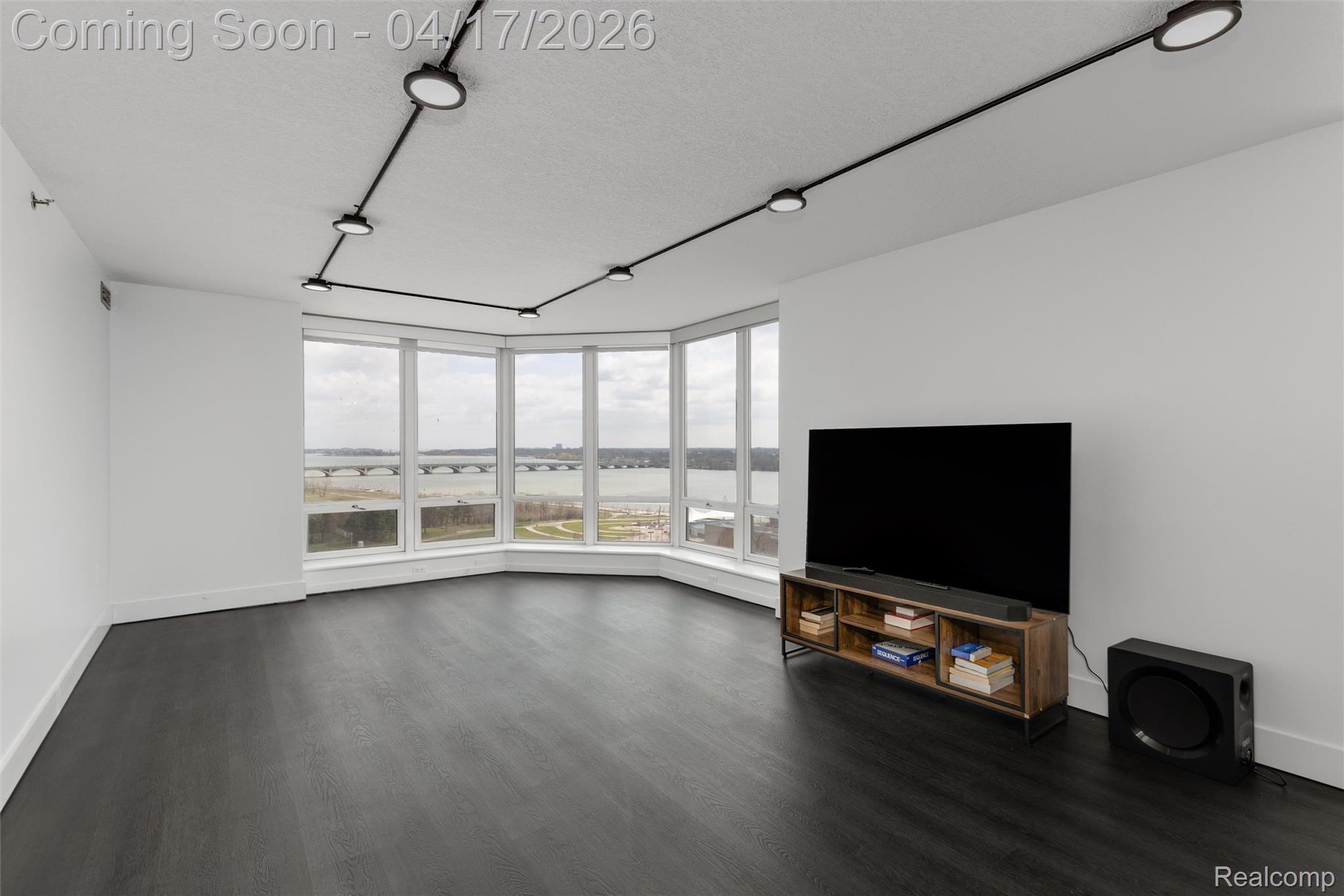 250 E Harbortown Drive 1209