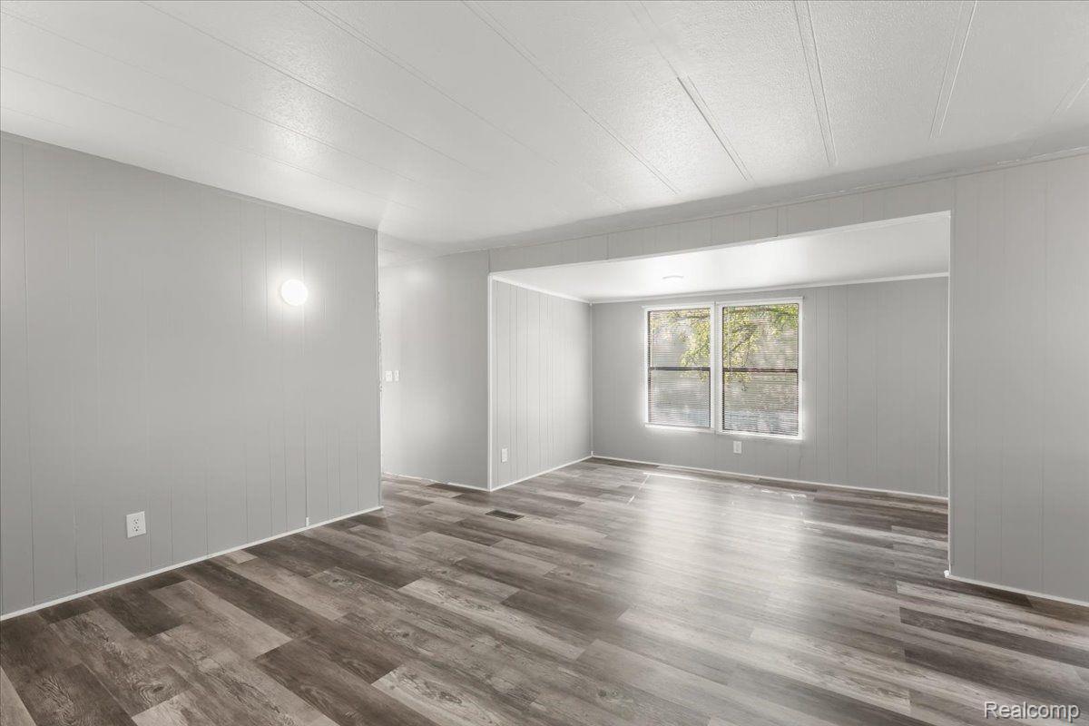 Auburn Hills City, Michigan 48326, United States, 3 Bedrooms Bedrooms, ,2 BathroomsBathrooms,Residential,Active,128401