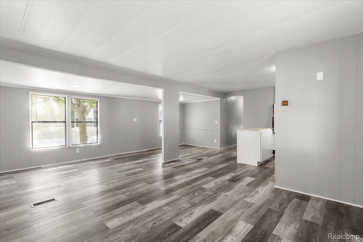 Auburn Hills City, Michigan 48326, United States, 3 Bedrooms Bedrooms, ,2 BathroomsBathrooms,Residential,Active,128401