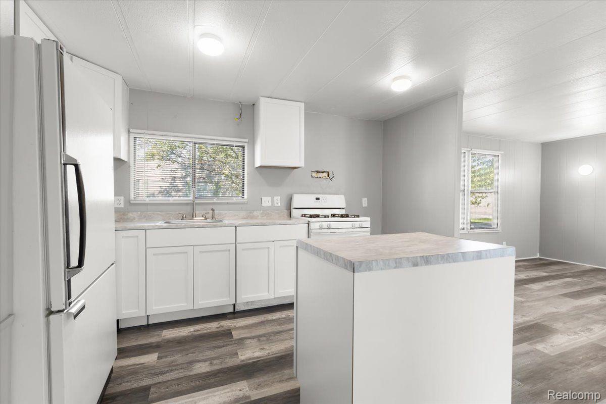 Auburn Hills City, Michigan 48326, United States, 3 Bedrooms Bedrooms, ,2 BathroomsBathrooms,Residential,Active,128401