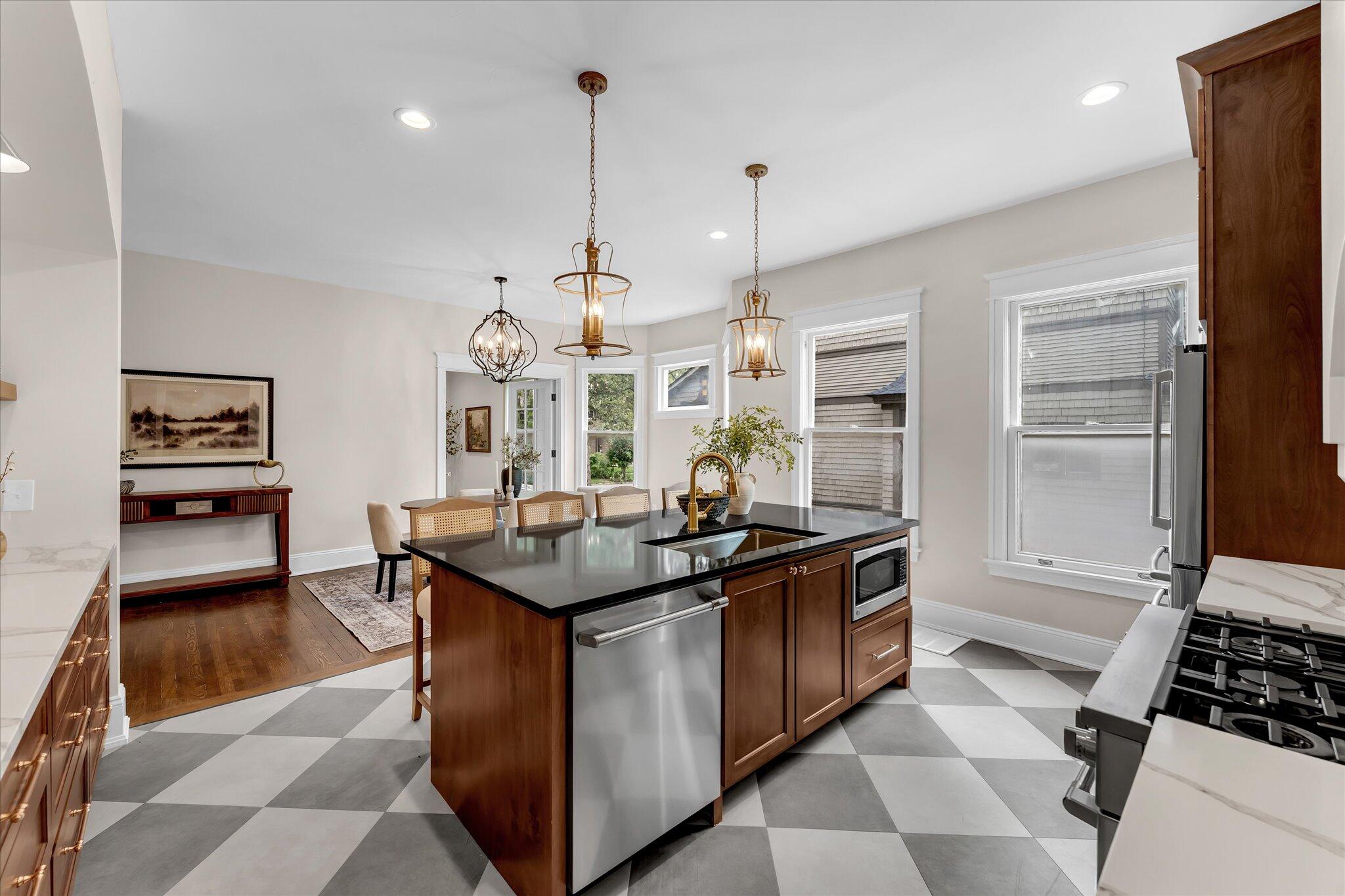 233 Morris Avenue SE