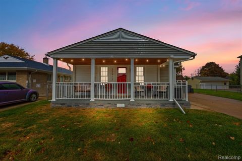 22913 Lake Drive St Clair Shores City MI 48082