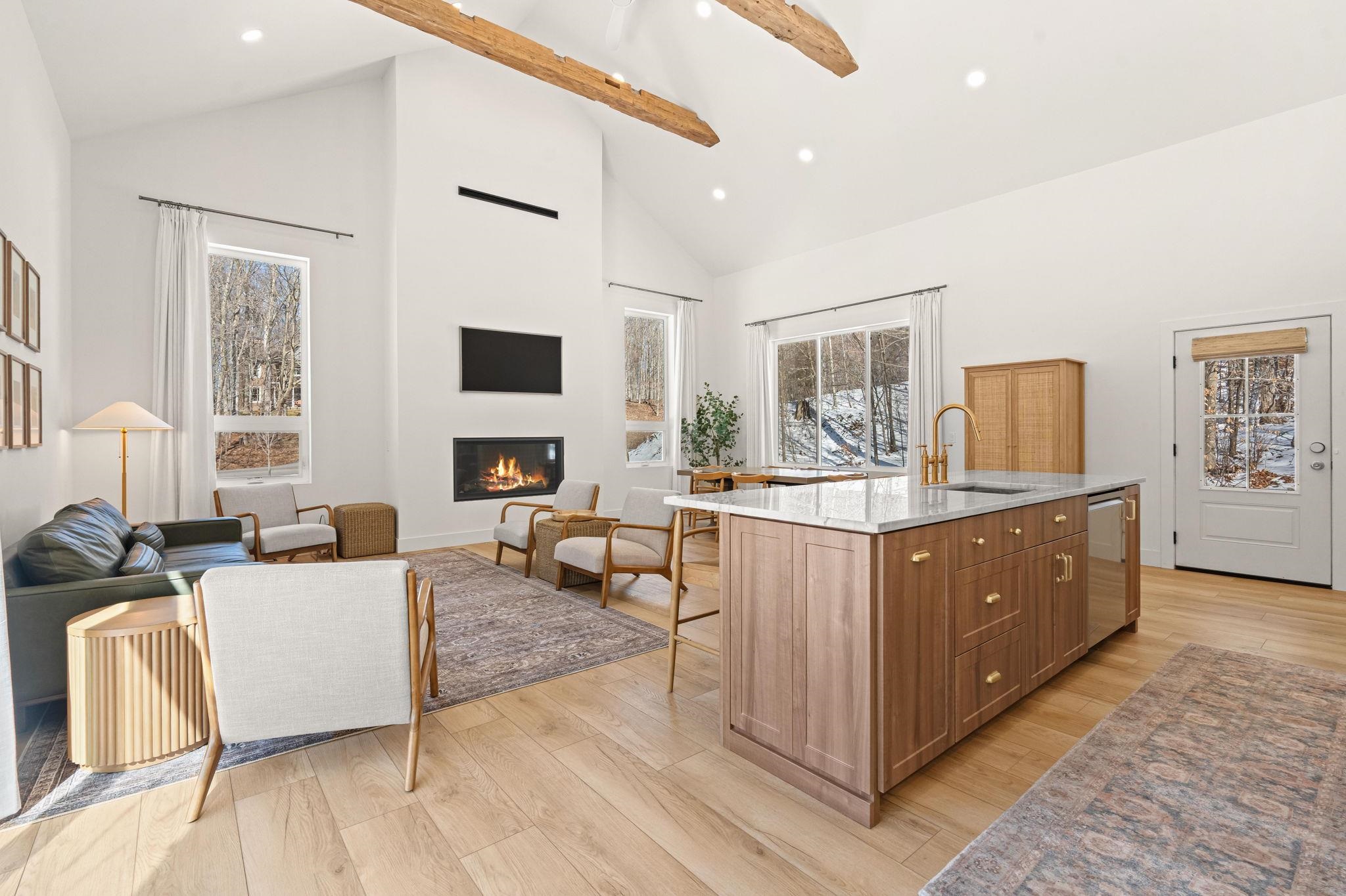 6848 E Lake Bluffs Drive