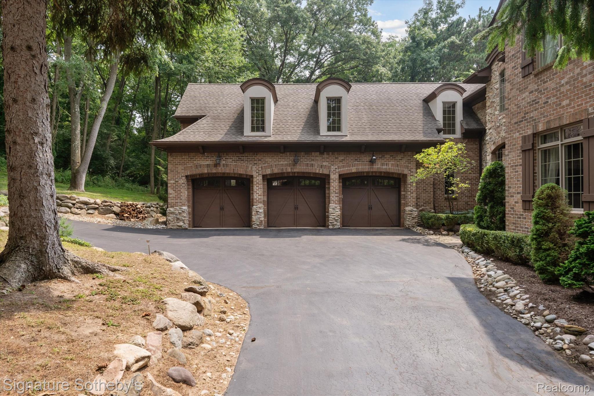6184 Kingsley Court