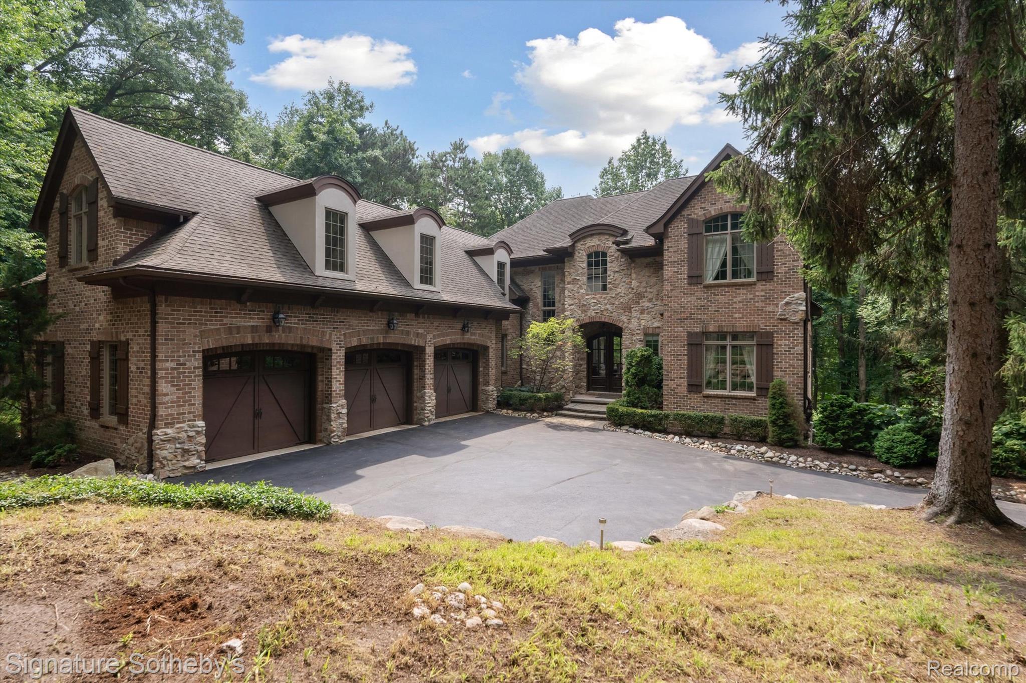 6184 Kingsley Court