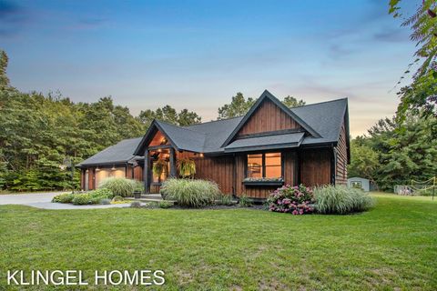 Photo of 13698 Stearns Court, Robinson Township, MI 49417 (MLS # 71025042116)