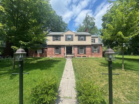 18750 Glenwood Boulevard Lathrup Village City MI 48076
