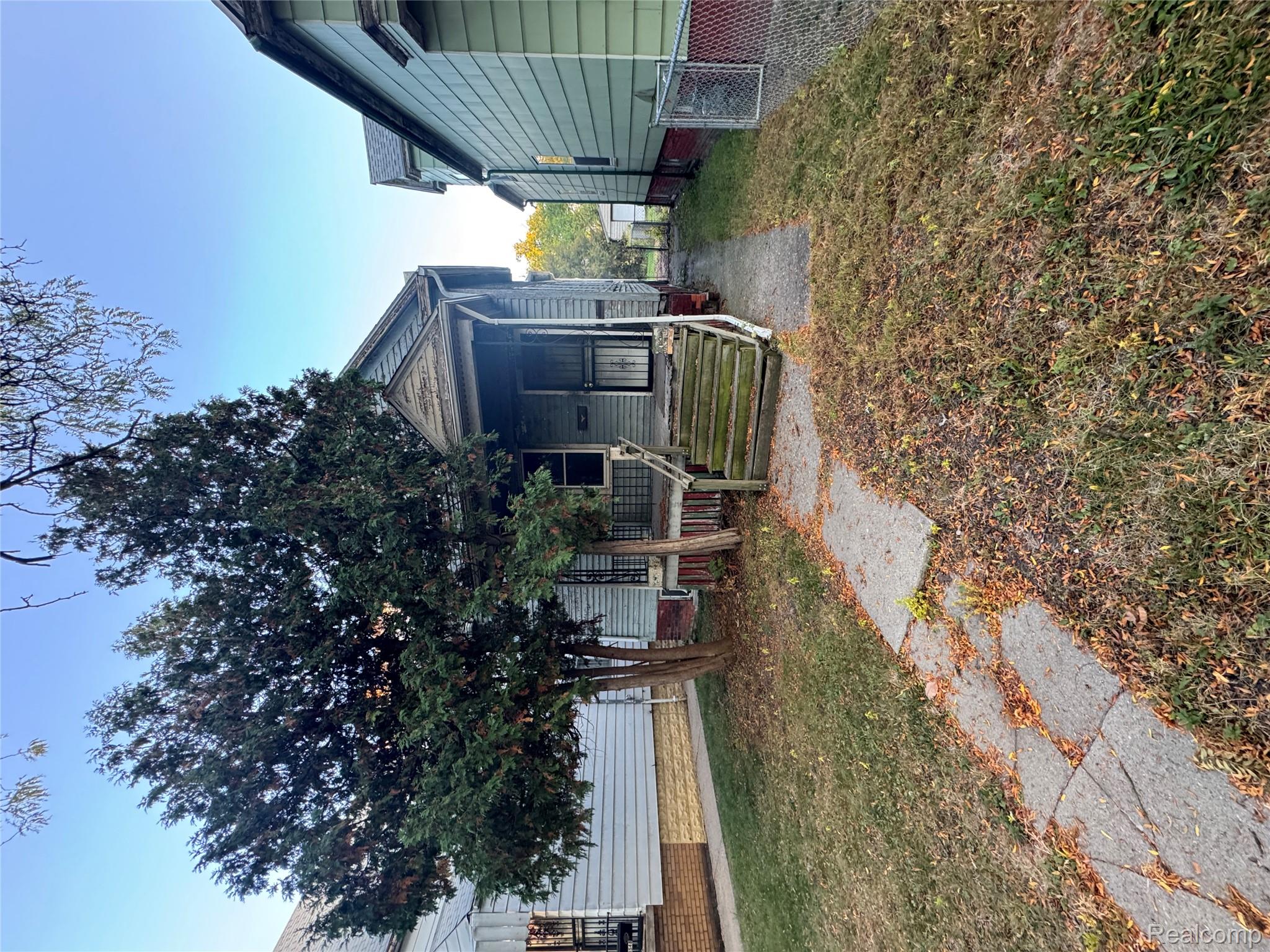 3542 E Kirby Street
