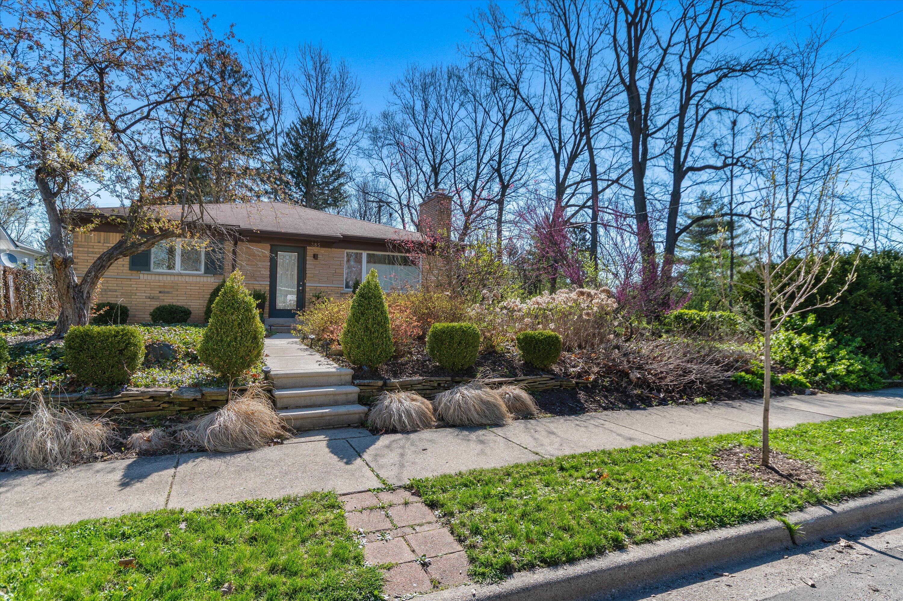 385 Hazelwood Avenue