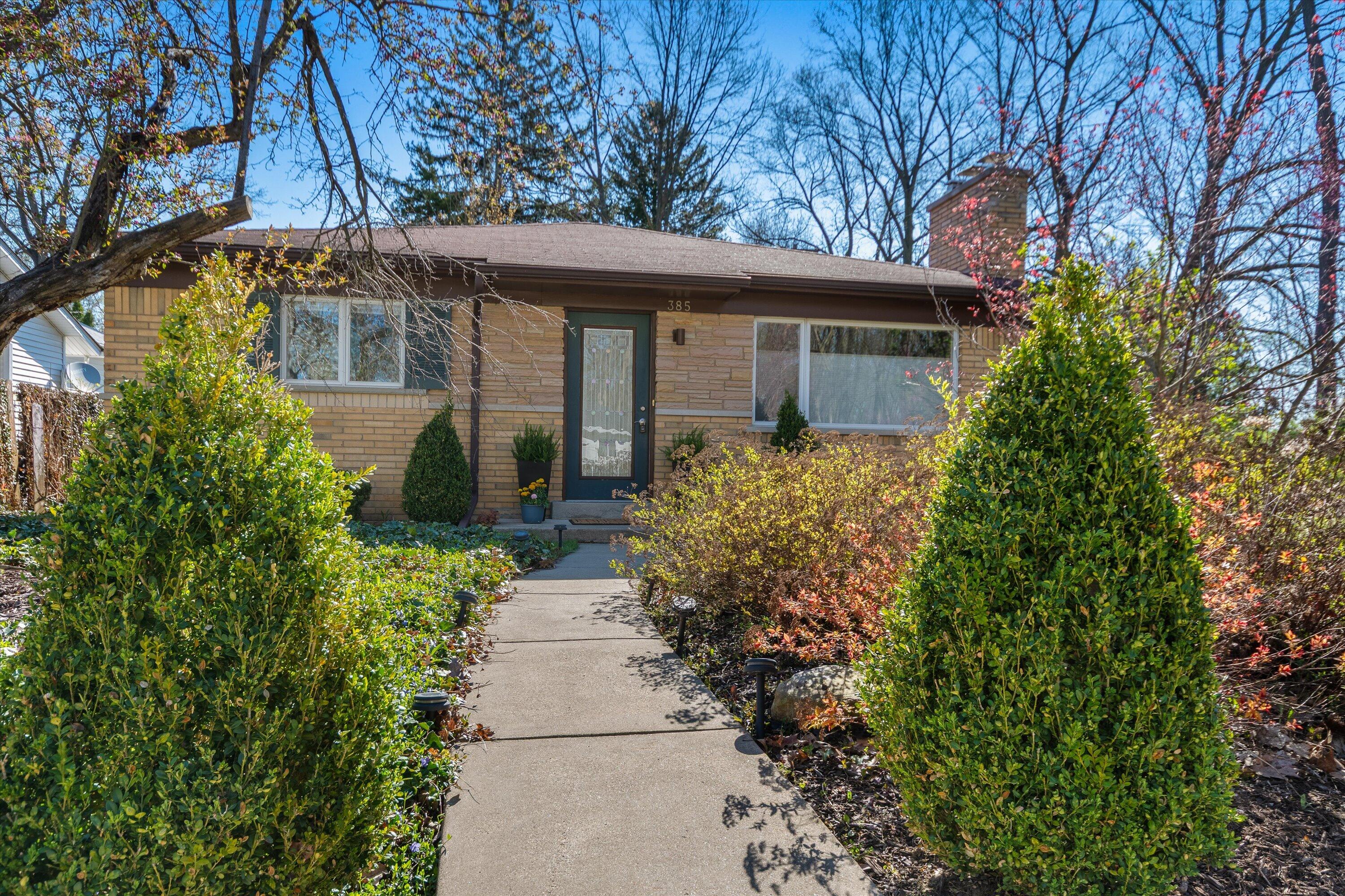 385 Hazelwood Avenue