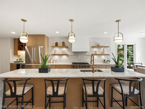 22463 Norfolk Court Novi City MI 48374