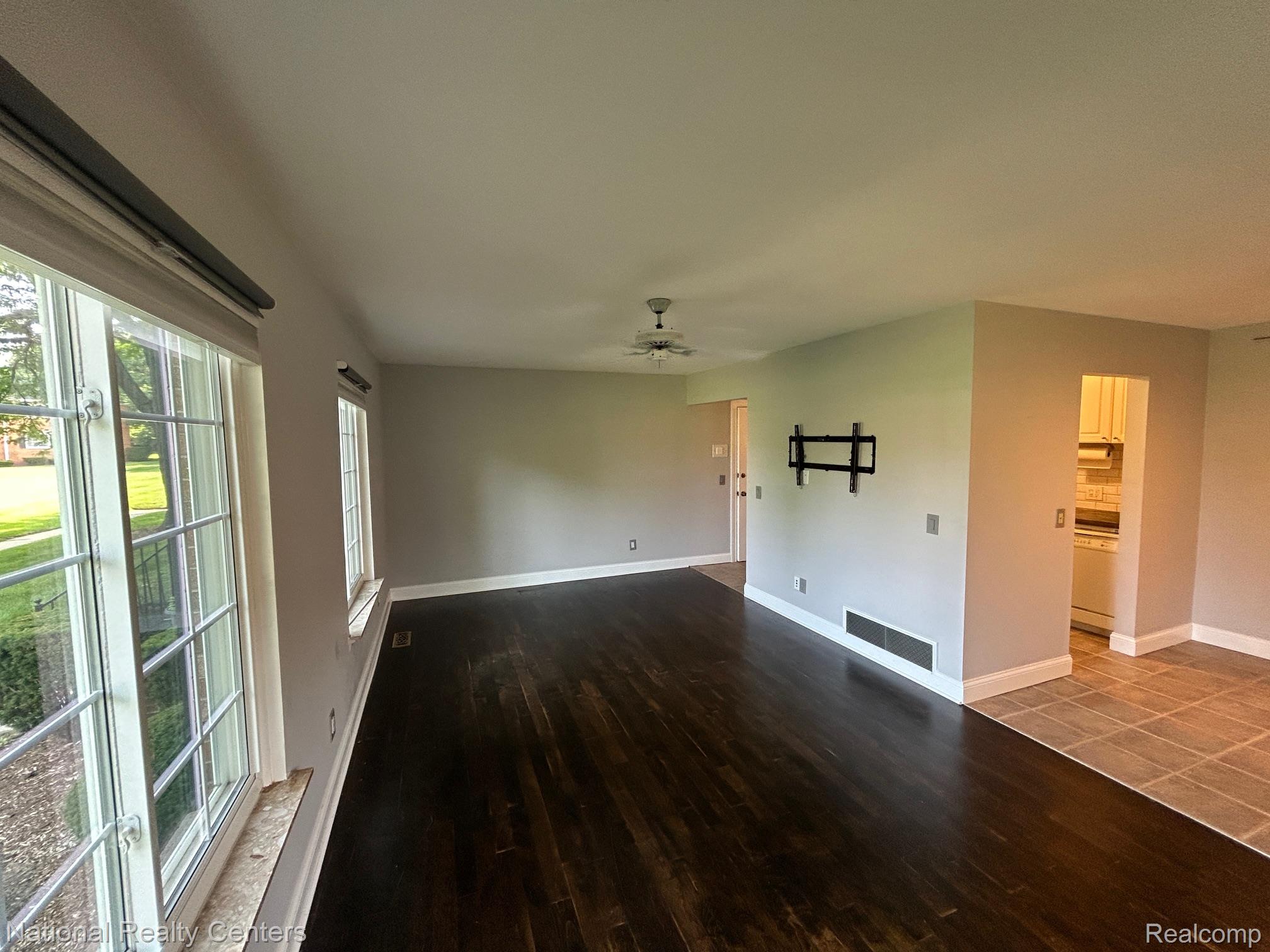683 E Fox Hills Drive 68