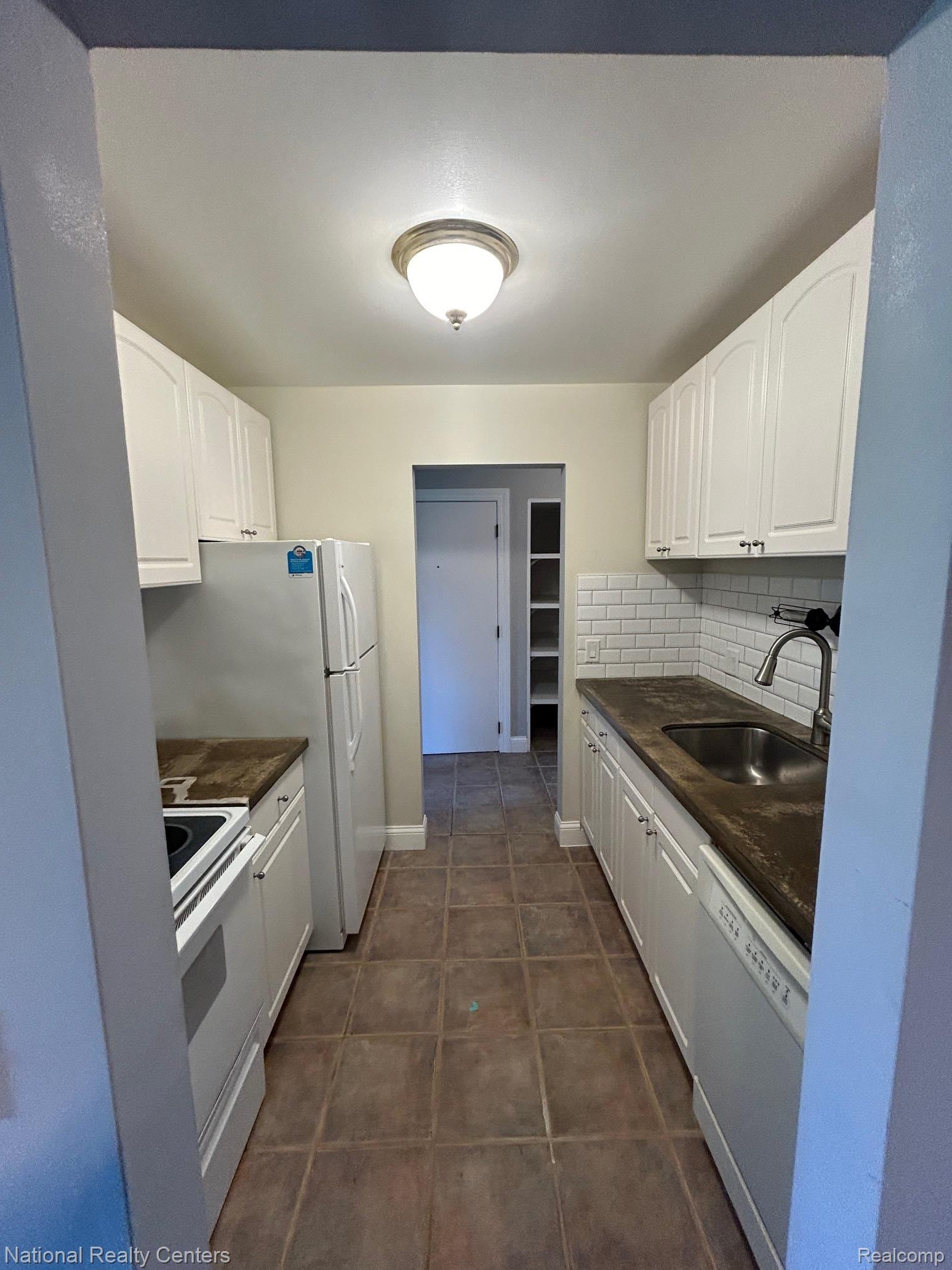 683 E Fox Hills Drive 68
