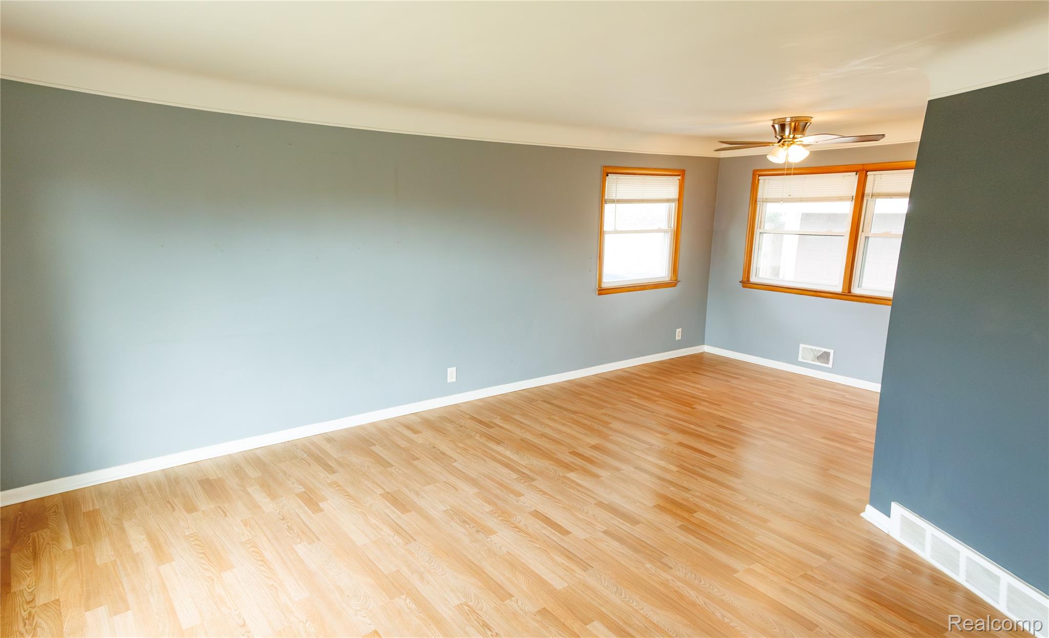 11096 Busch Avenue
