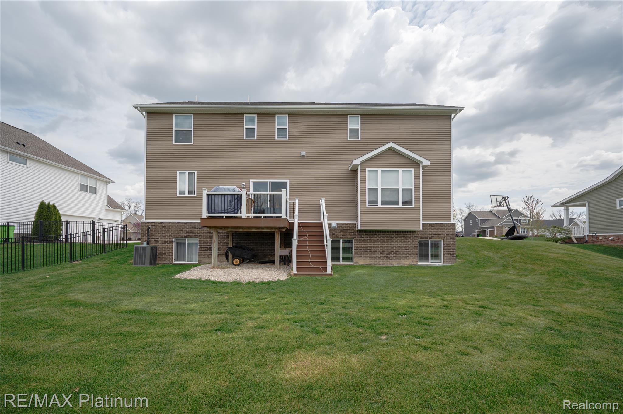 2237 WALNUT VIEW Drive