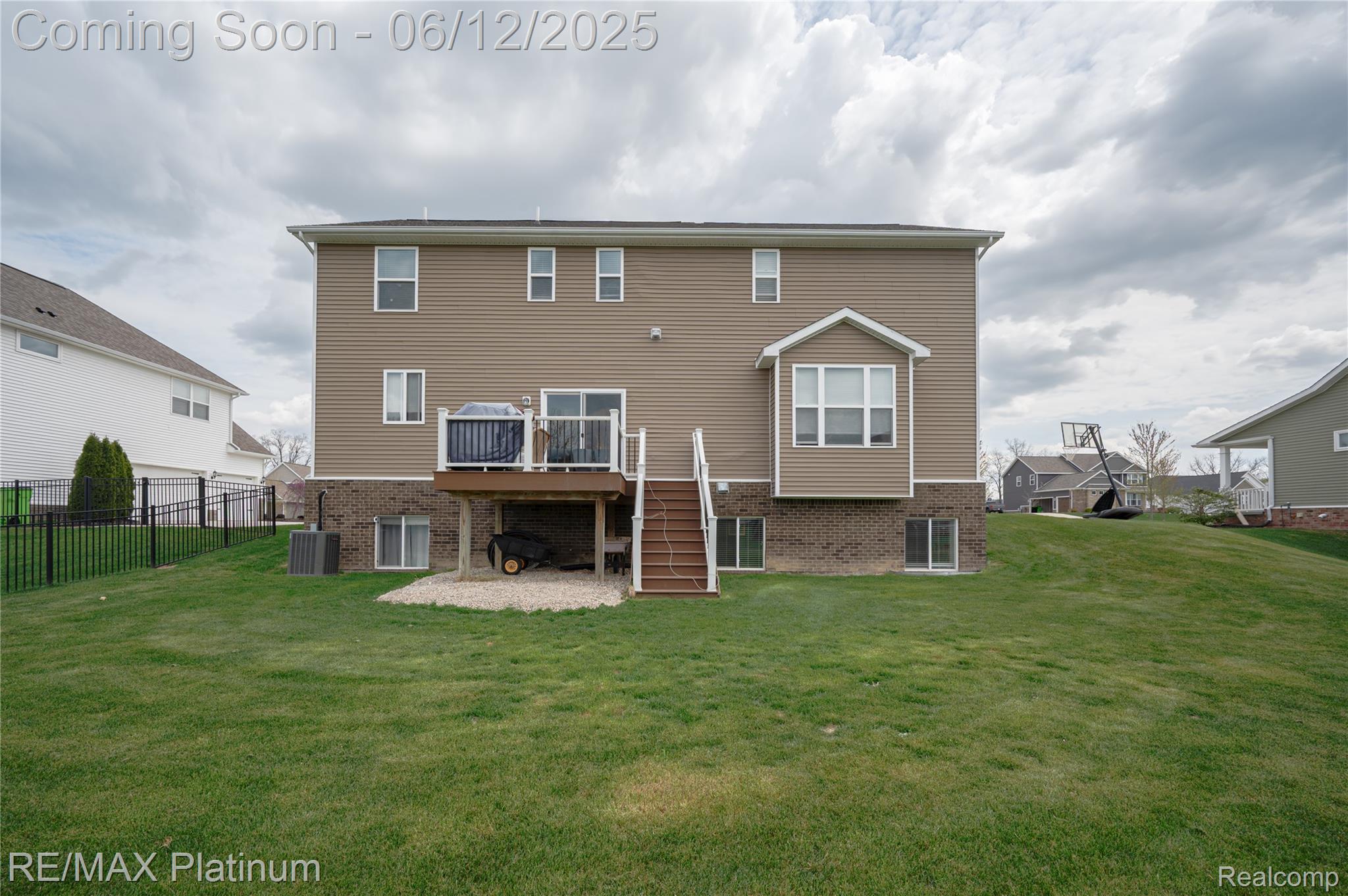 2237 WALNUT VIEW Drive