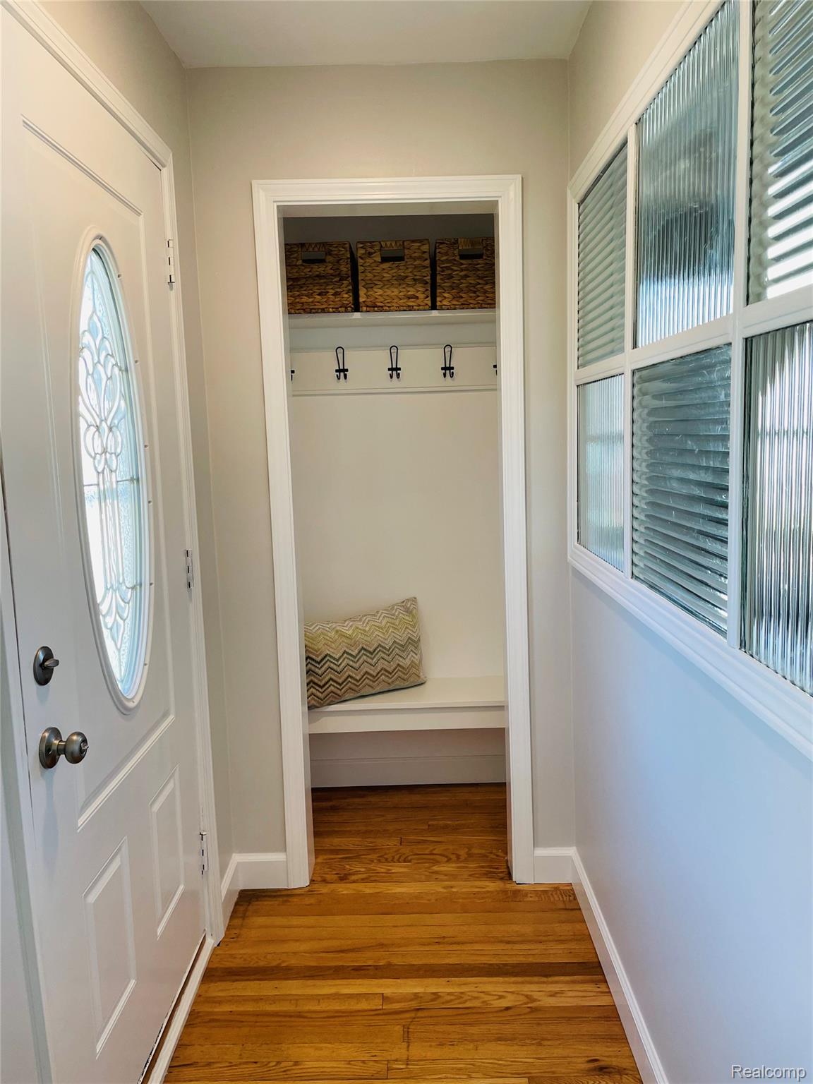 1040 E Maxlow Avenue