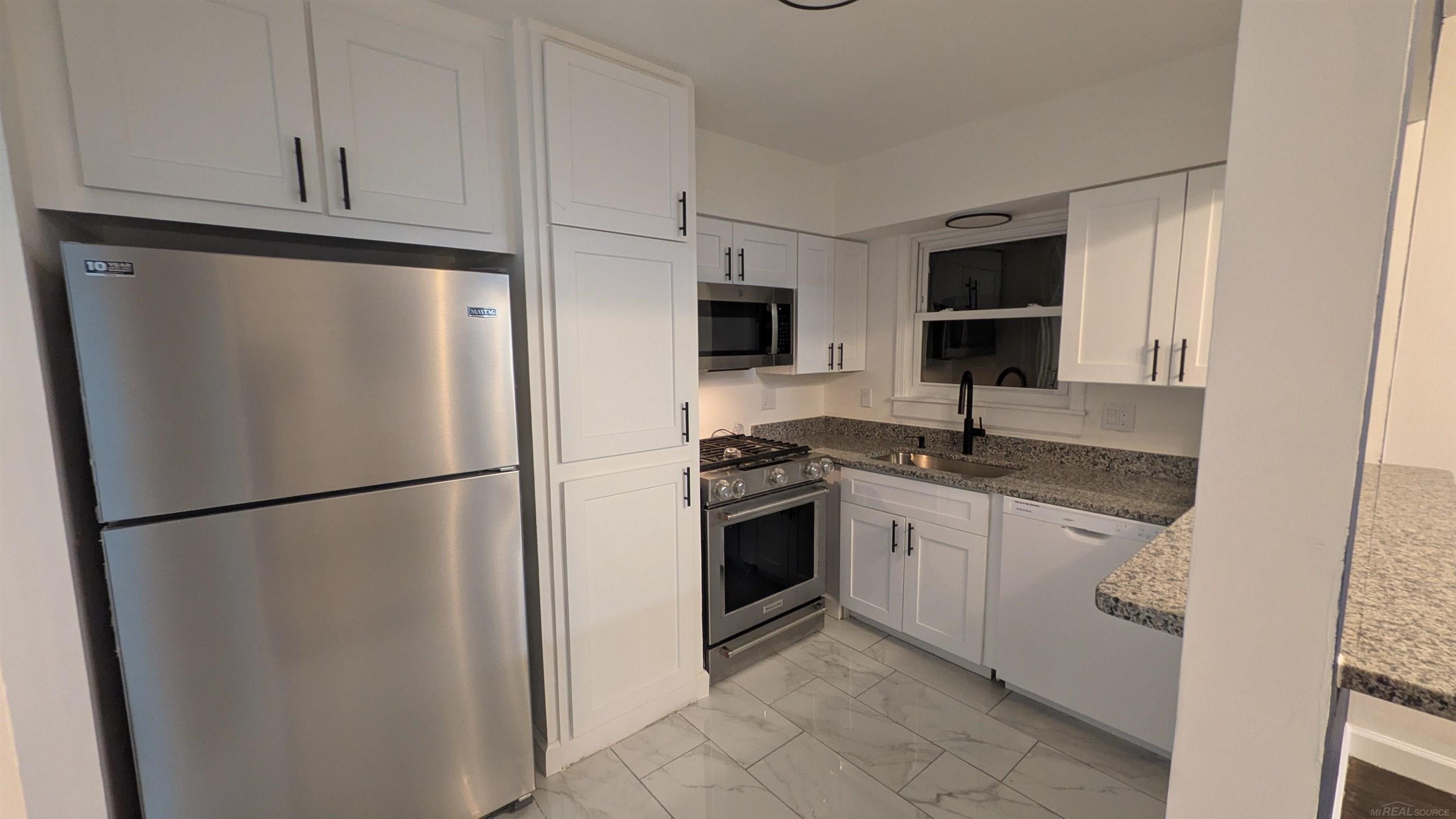 337 W Woodruff Avenue