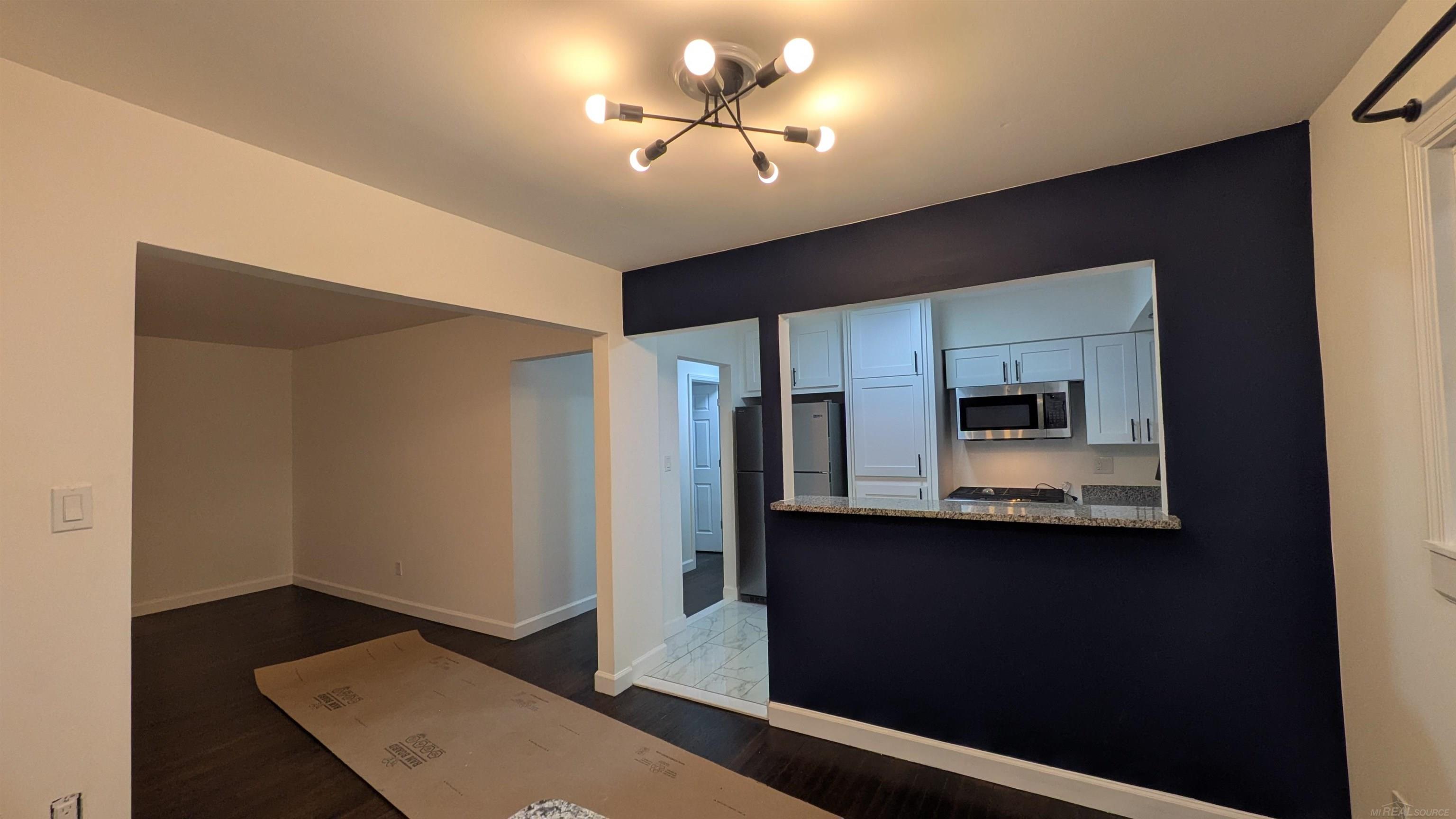 337 W Woodruff Avenue