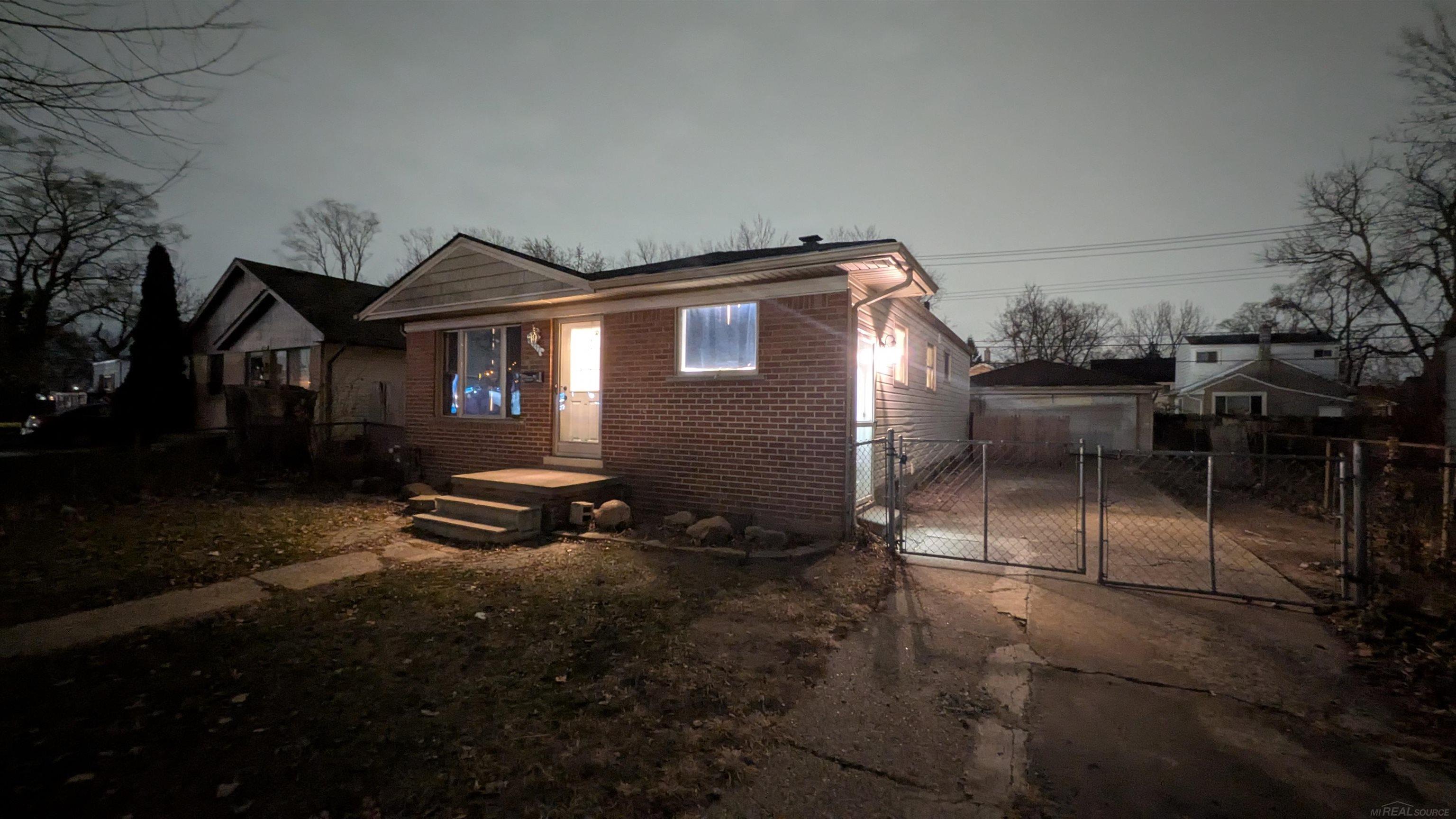 337 W Woodruff Avenue